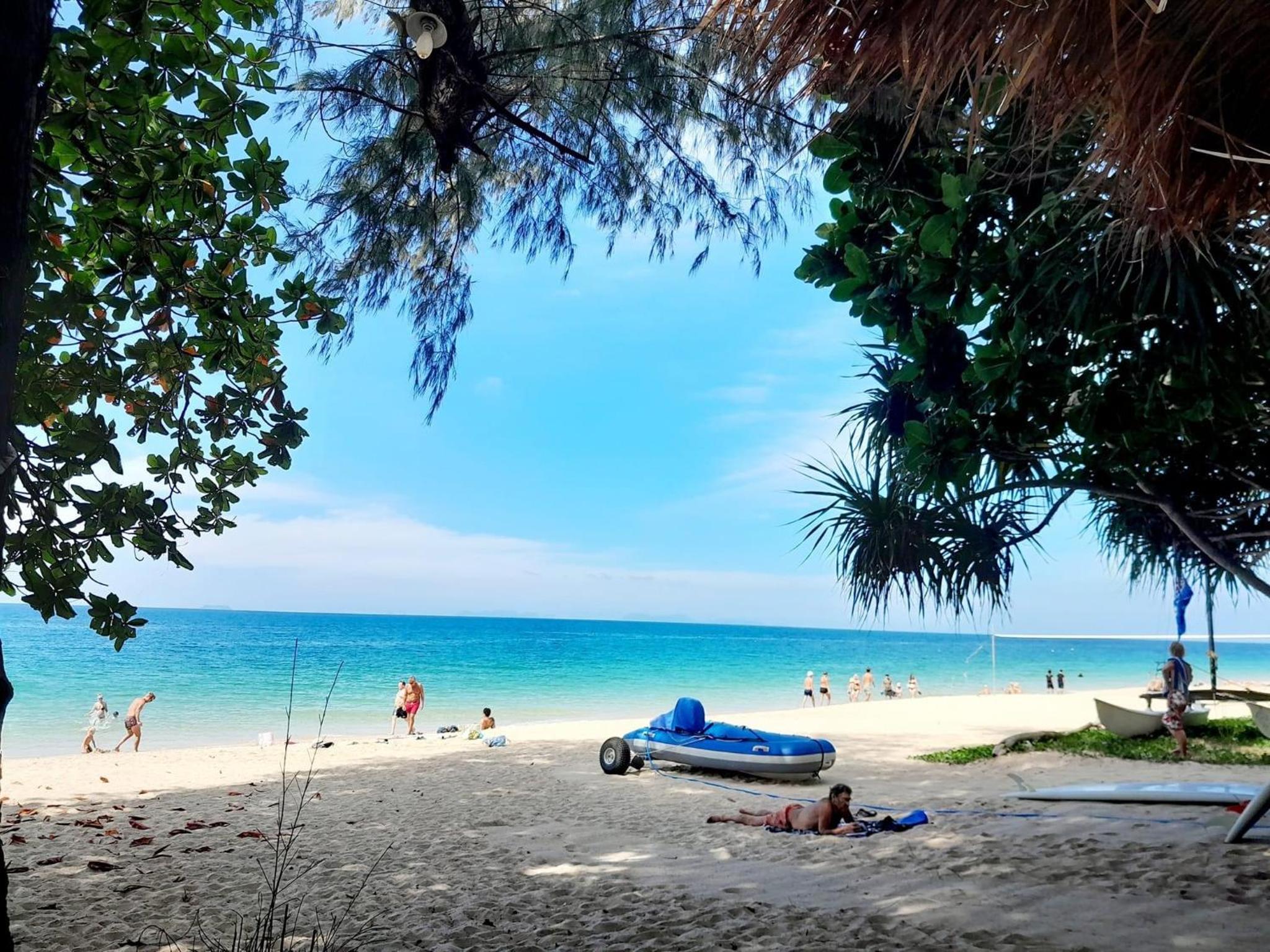 Lanta L.D. Beach Bungalow