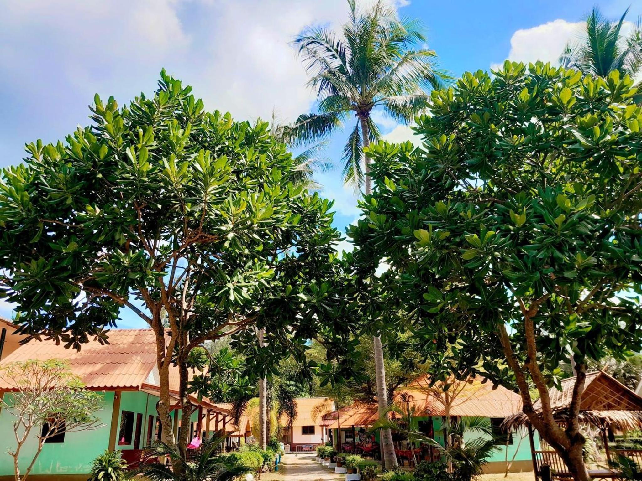 Lanta L.D. Beach Bungalow