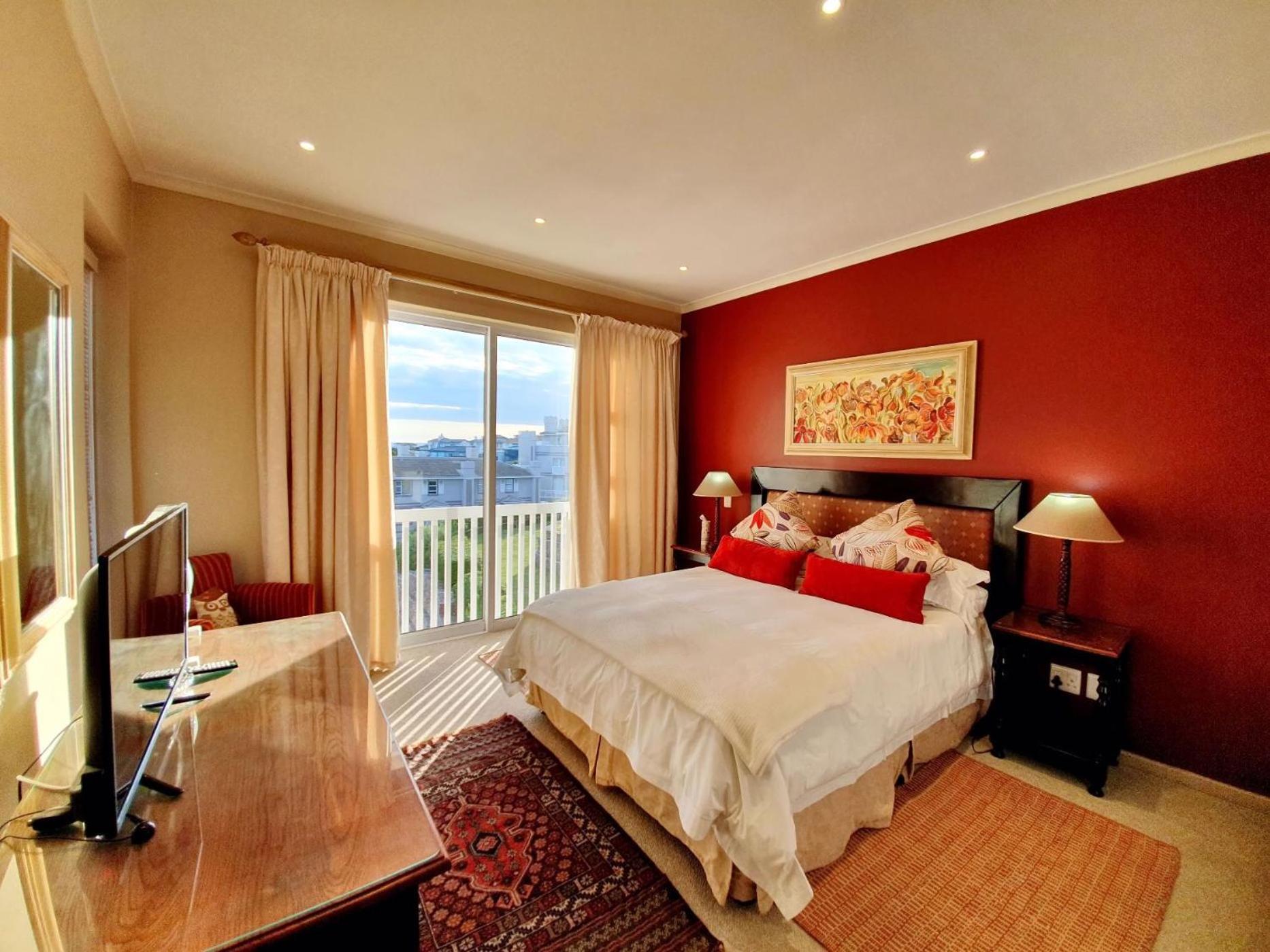 Luxury Villa in Pinnacle Point with Inverter view 2
