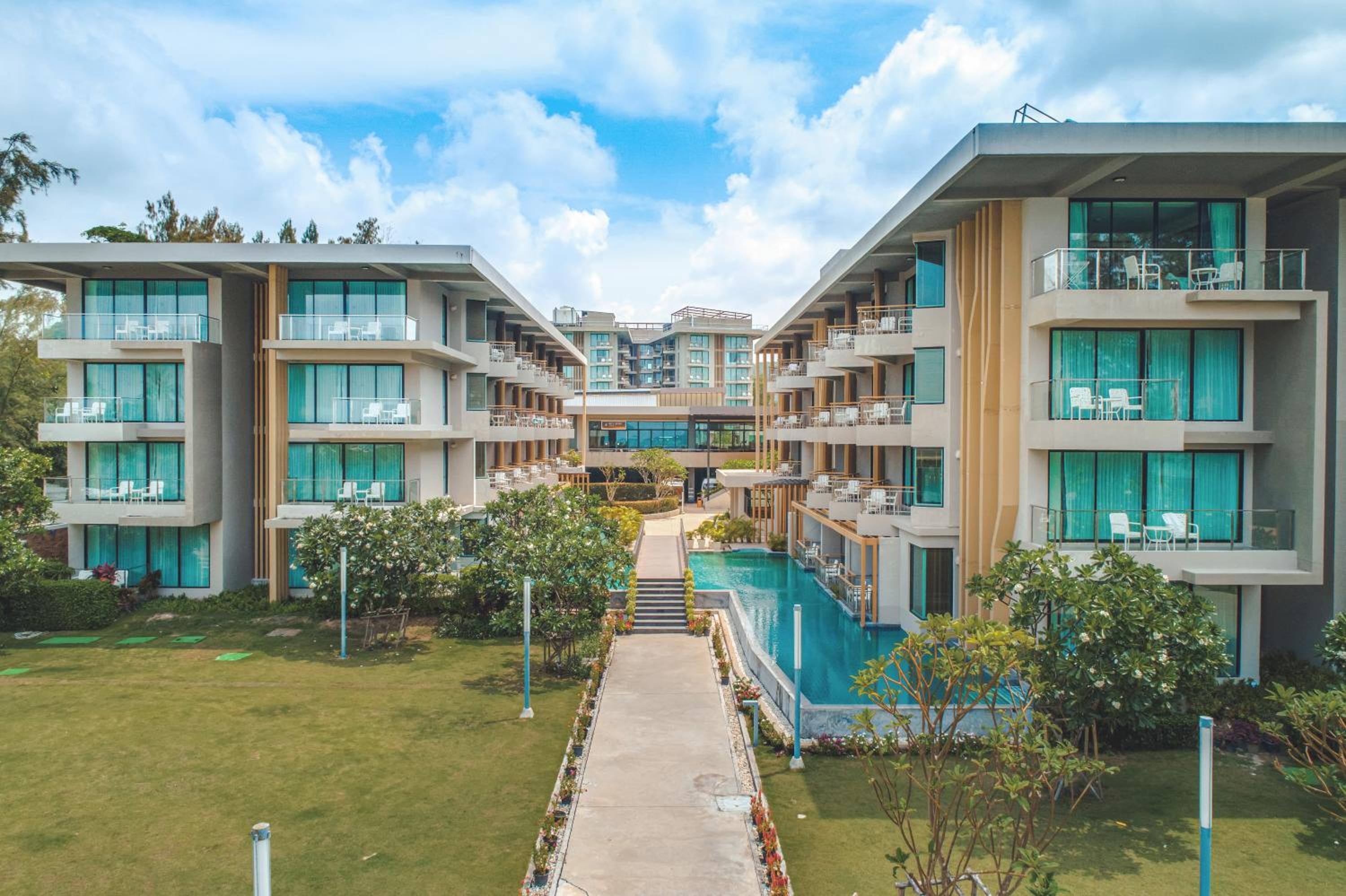Sand Dunes Chaolao Beach Resort