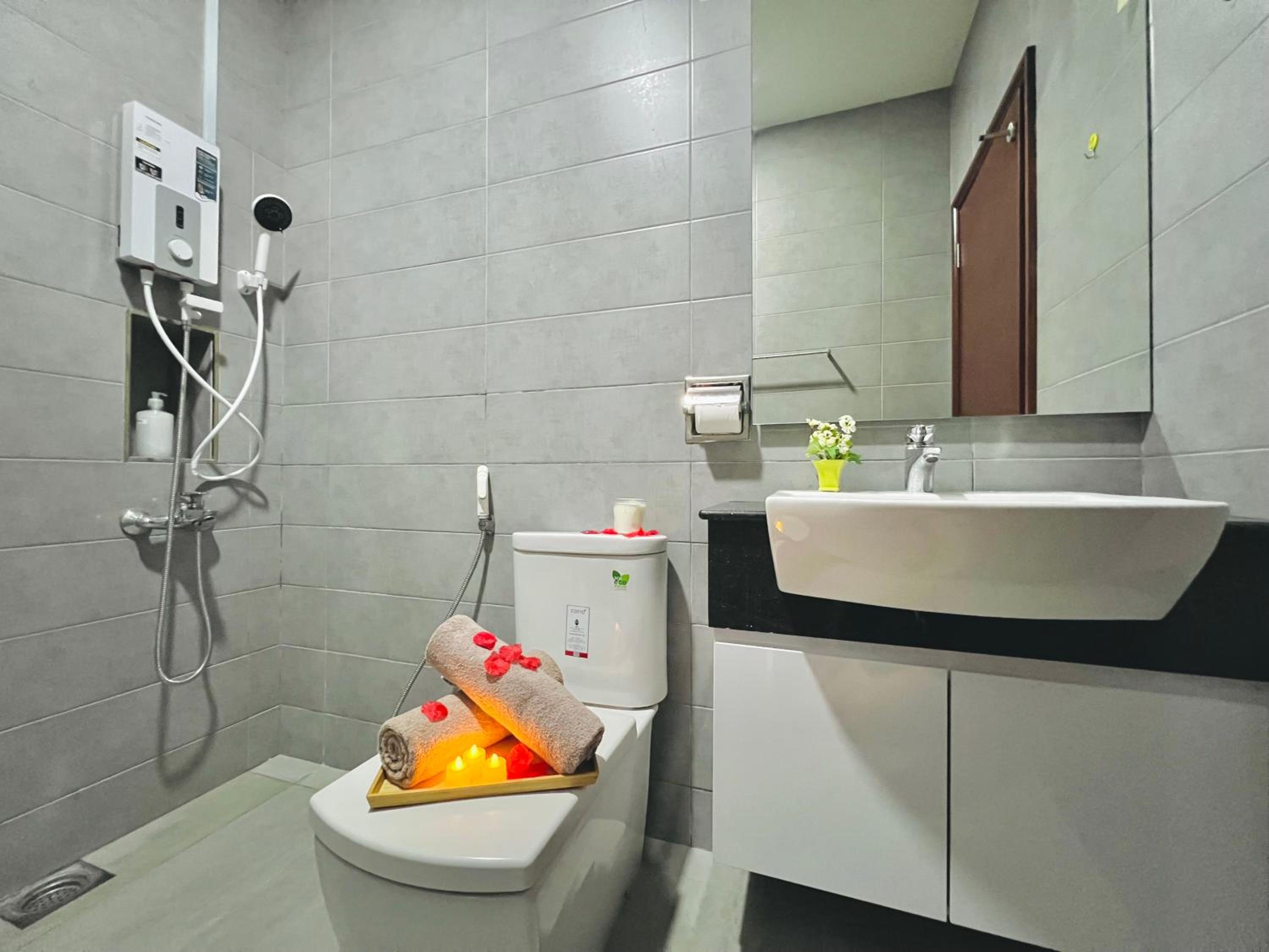 Paragon Suite Homestay by Antlerzone