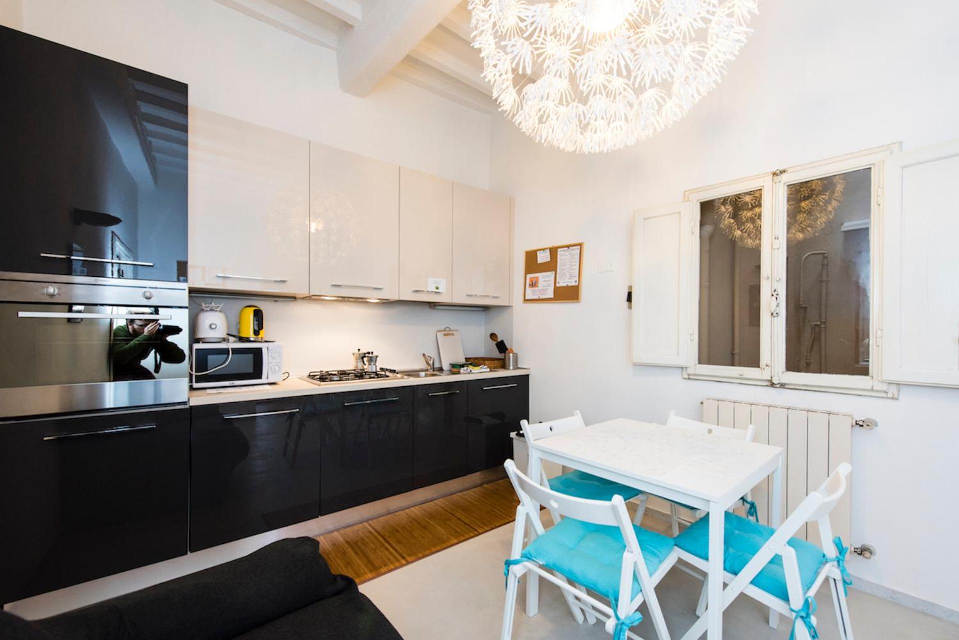 Pitti Three en Florence — kitchen