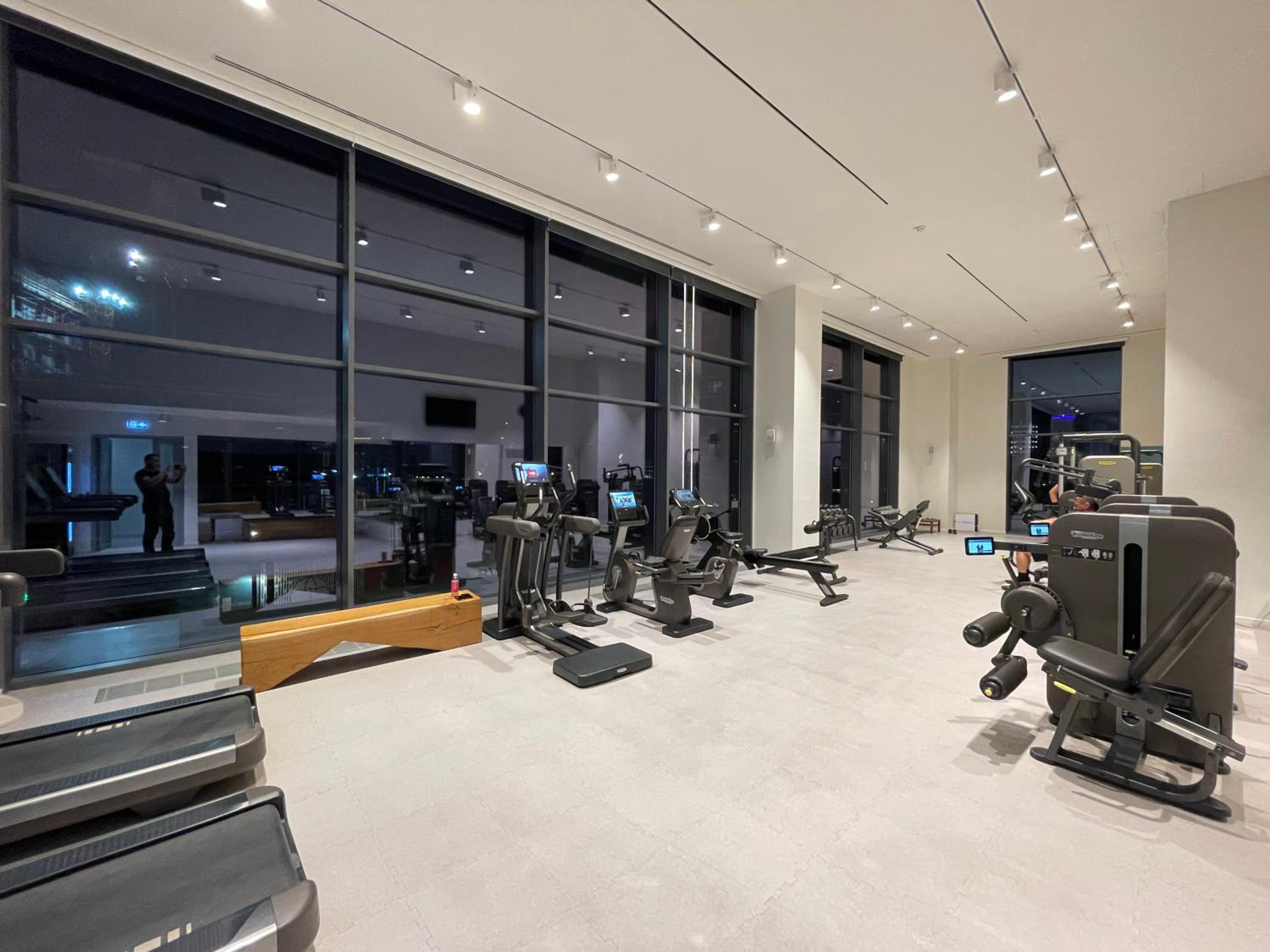 Belgrade Waterfront Luxury Appartment Pool & Gym view 4