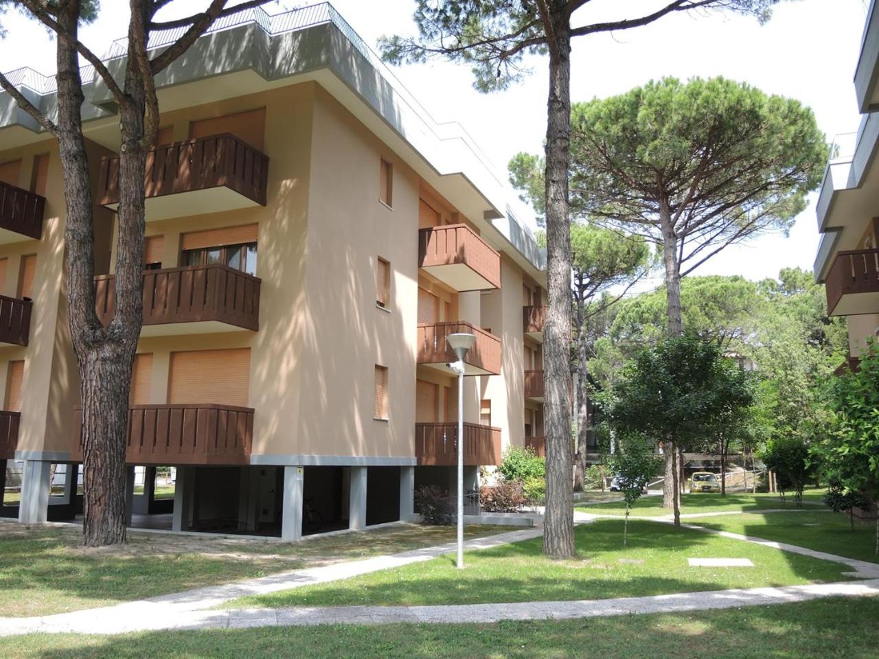 Comfy flat in a green area view 3