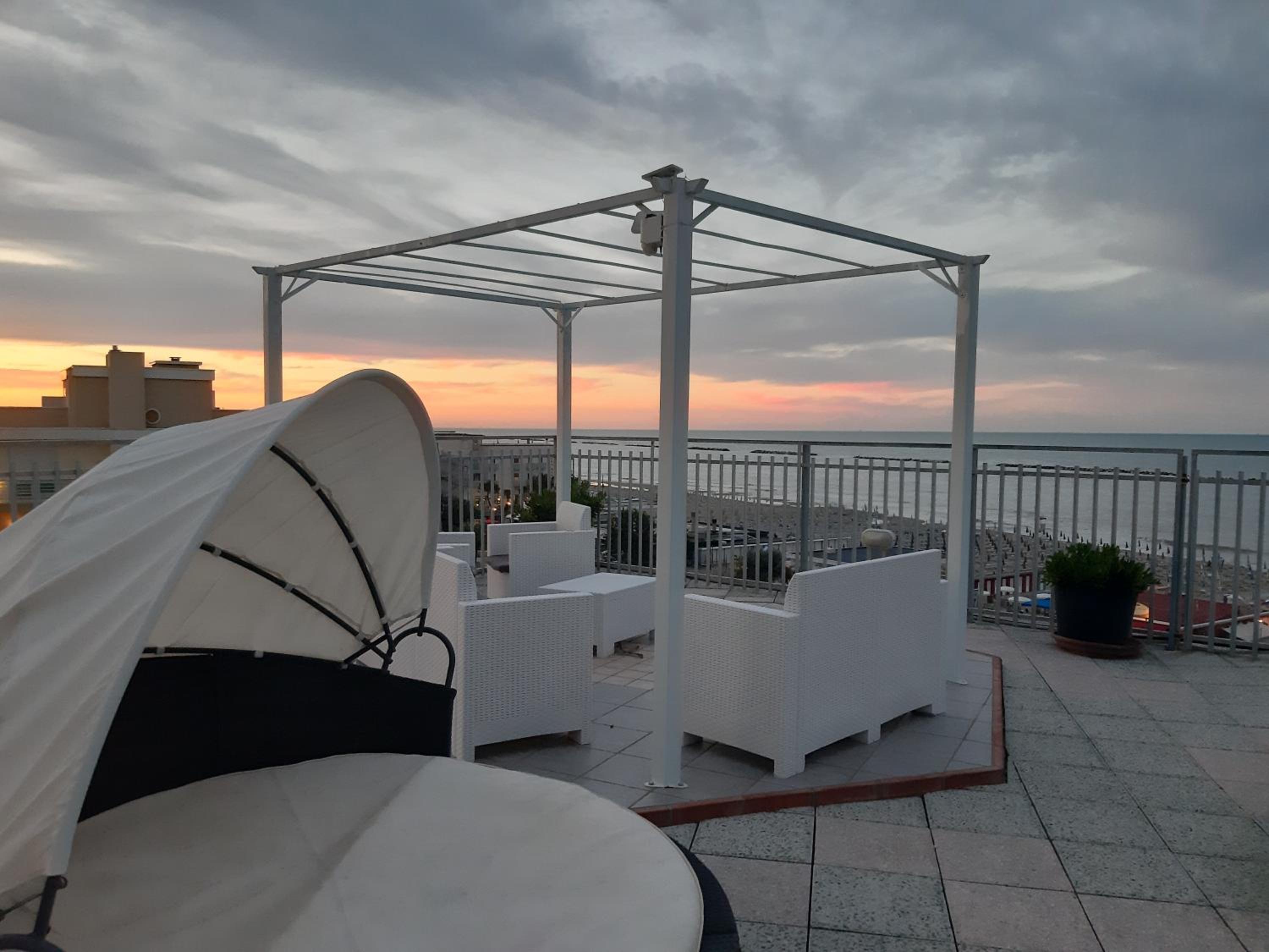Hotel Embassy view 3