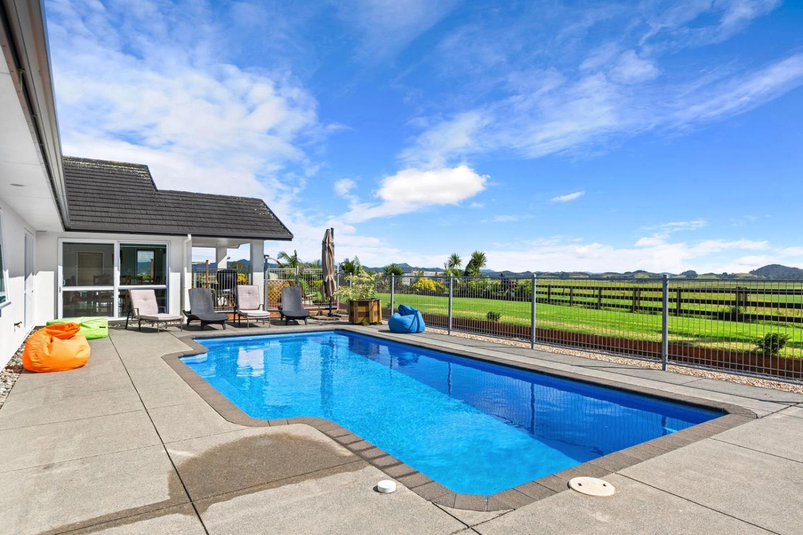 Green View - Parua Bay Holiday Home