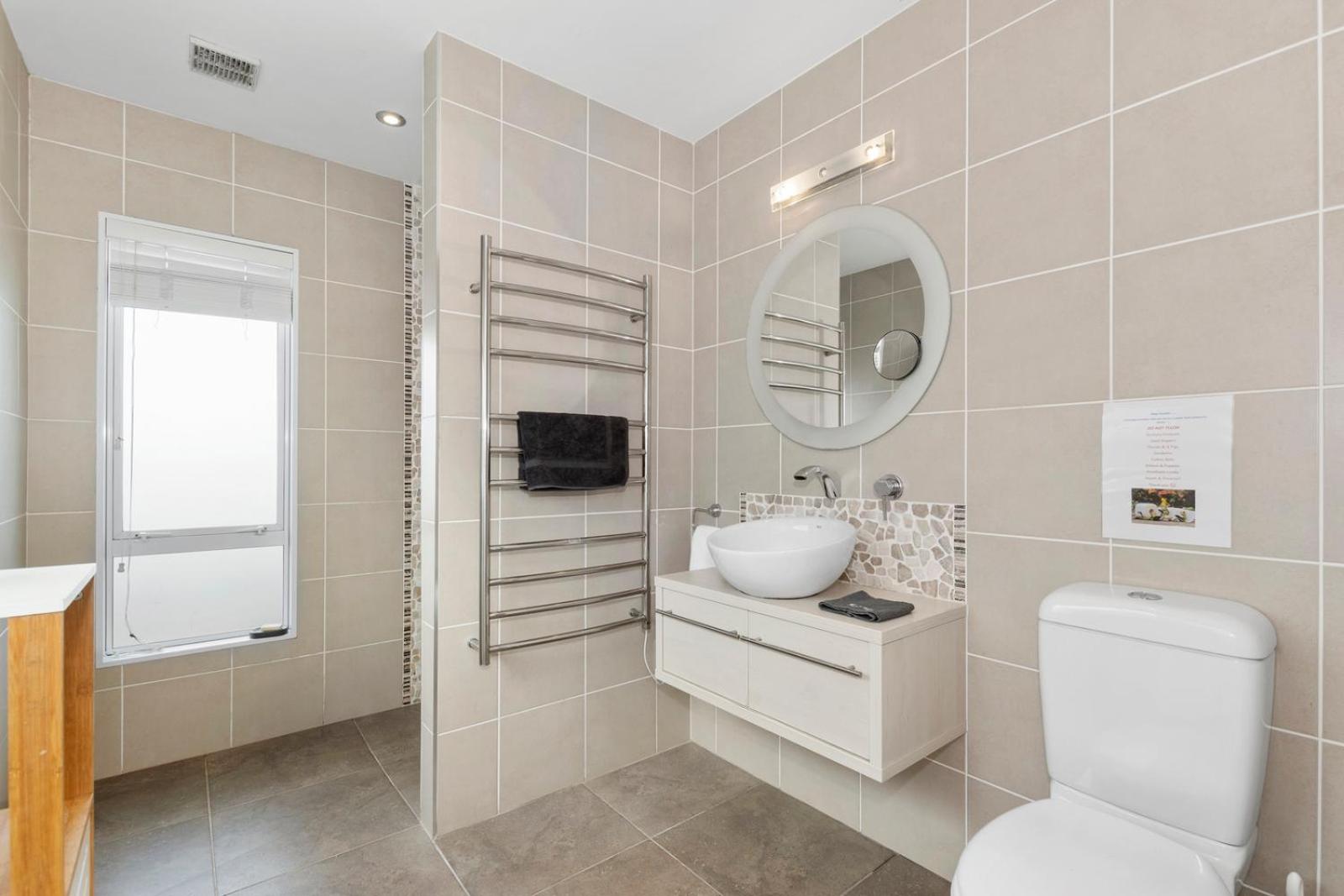 Green View - Parua Bay Holiday Home