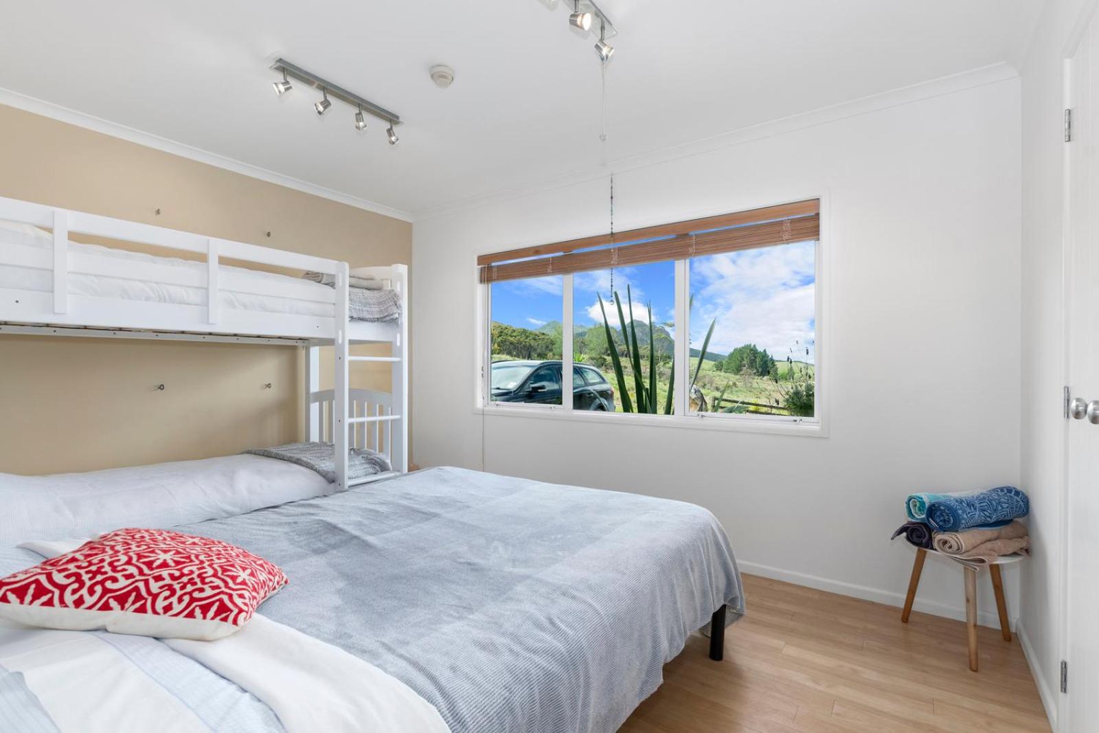 Green View - Parua Bay Holiday Home