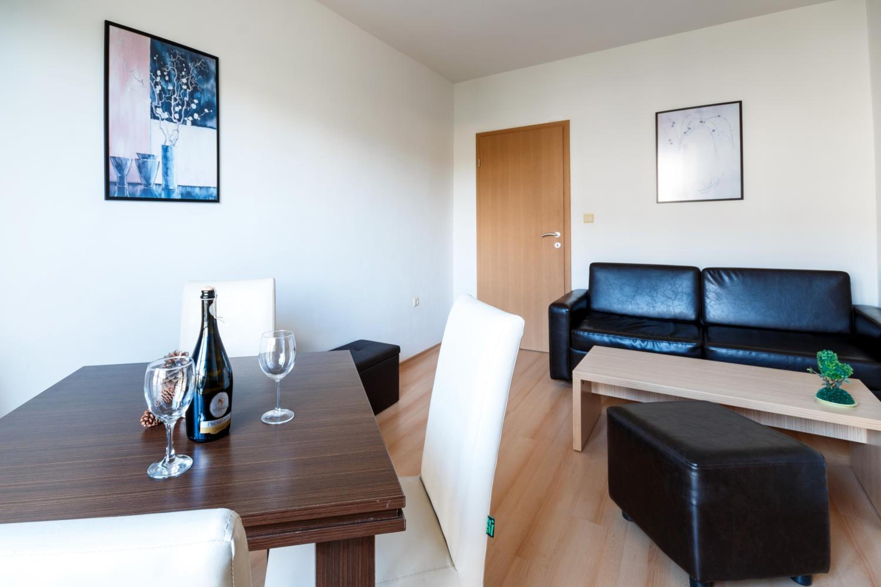 Charming 1 Bedroom Apartment for 2 People