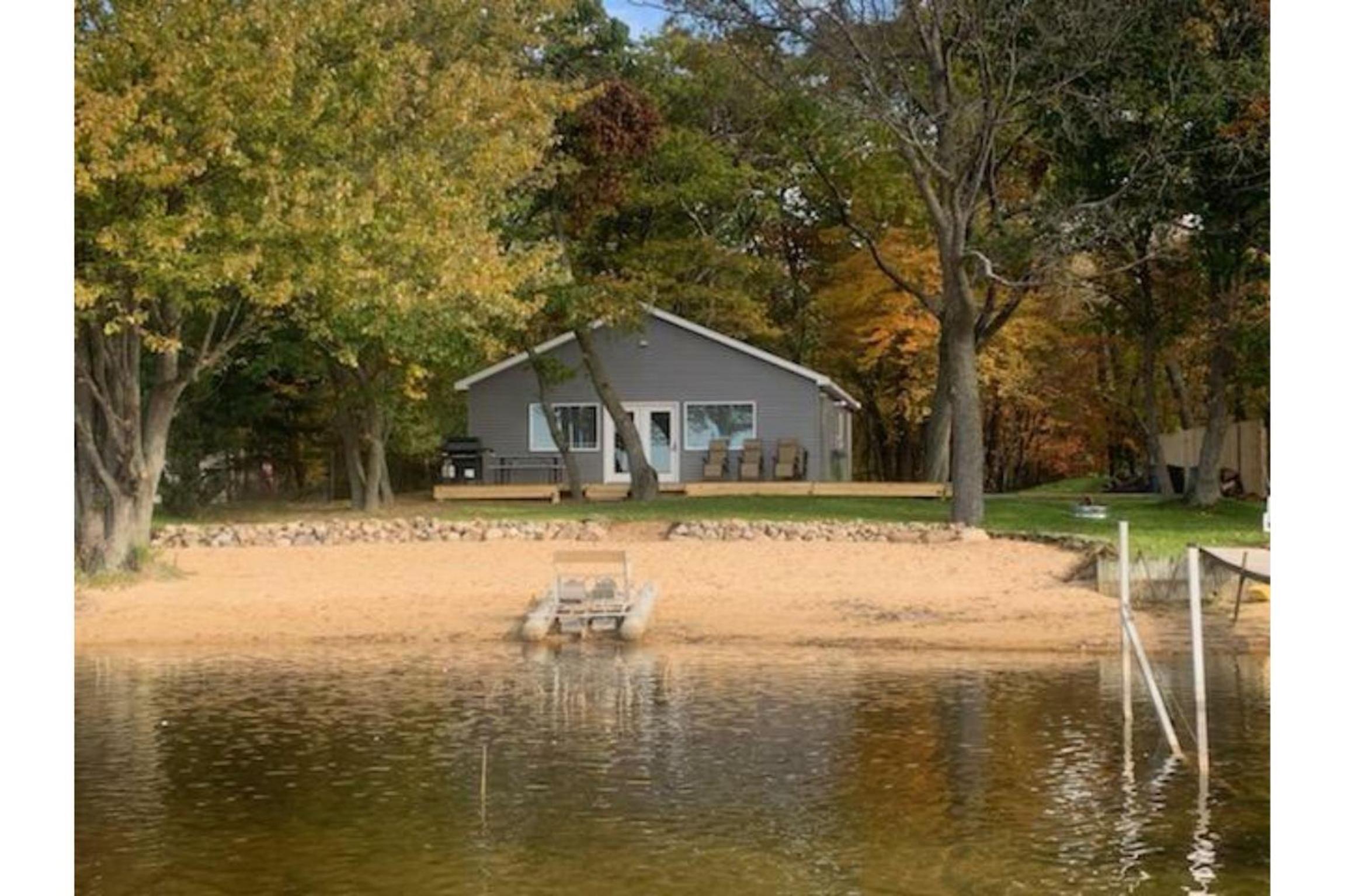 Cozy Home Lake Huron II