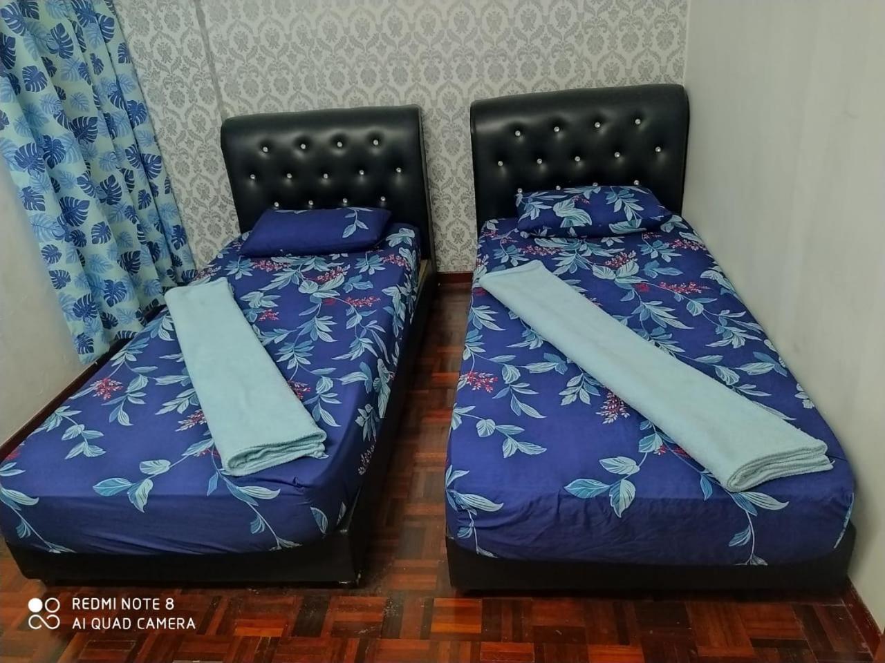 PD Laguna Homestay Blue & Purple view 2