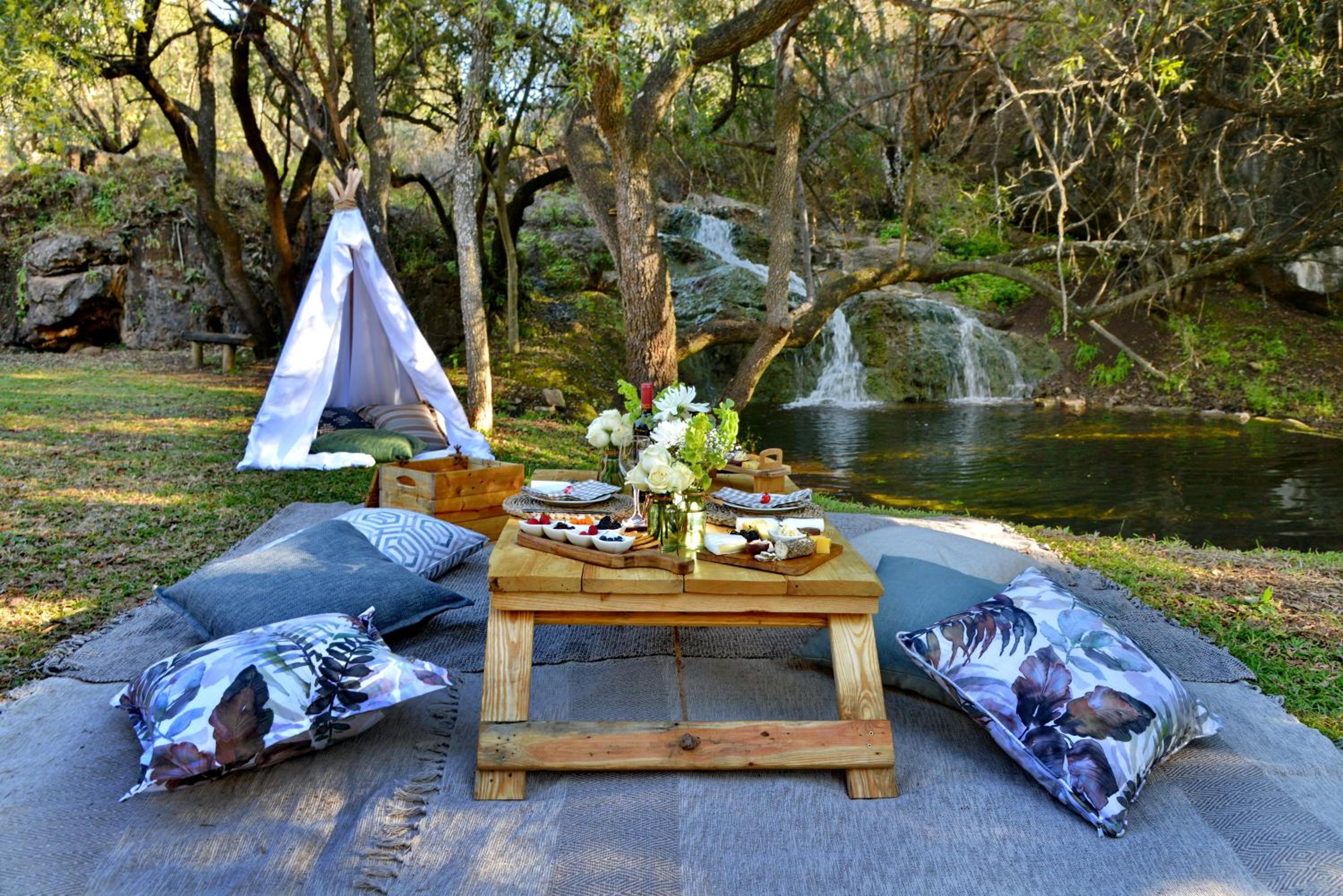 Thanda Manzi Country Hotel
