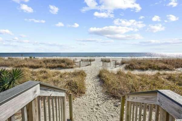 Immaculate Ocean Front Condo With Fireplace! 1BR King Suite - Sleeps 6! - Caribbean Resort 427 view 4