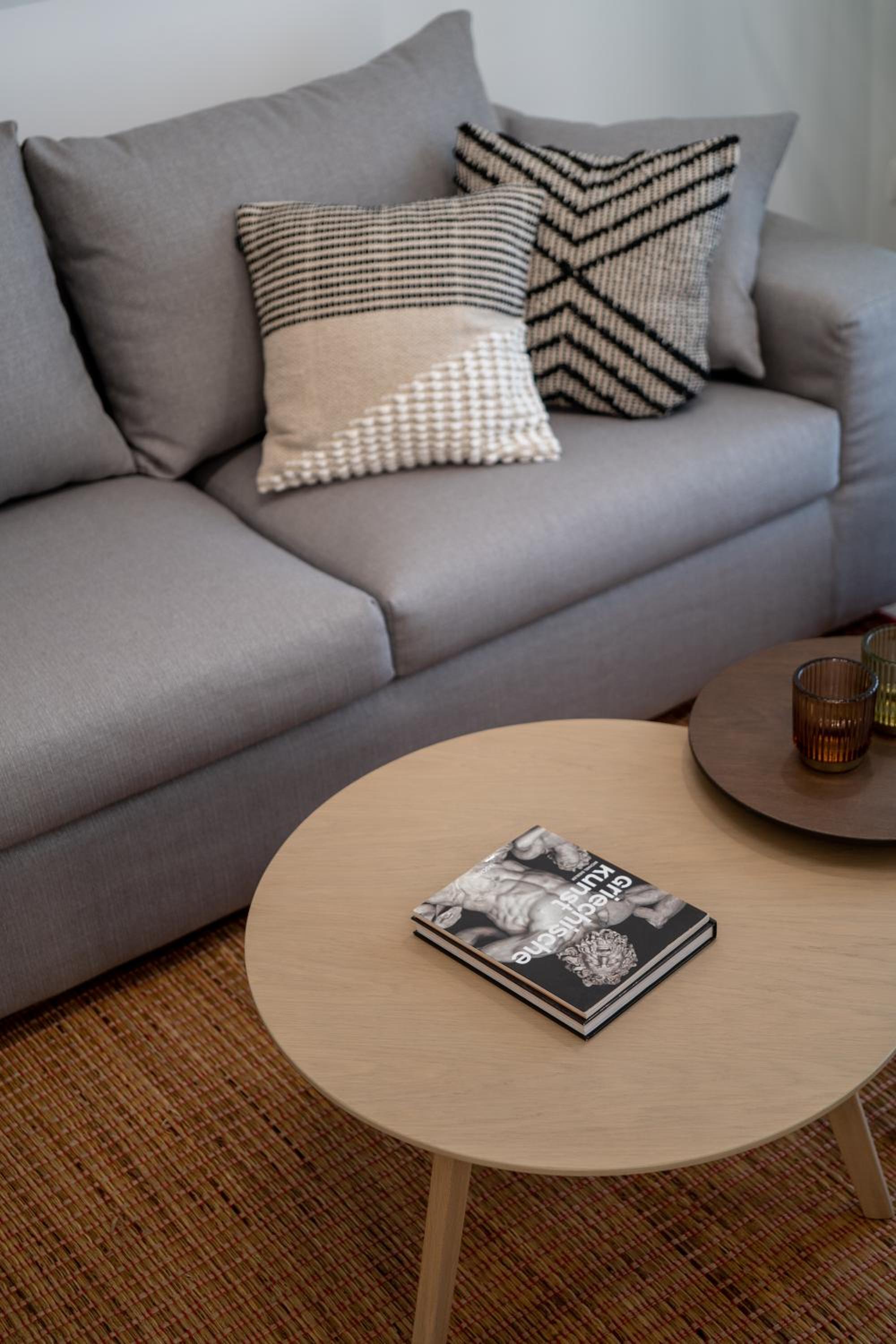 Unique 2 Bedrooms Apartment, Steps to Plaka and City center