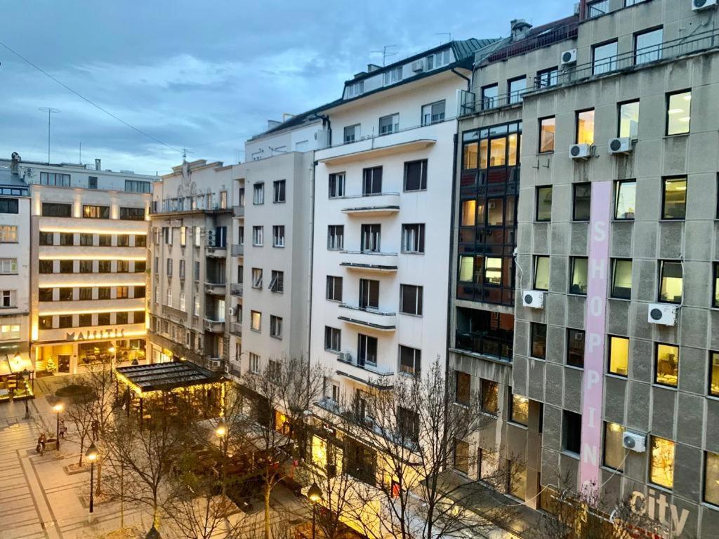 City Center Crown Apartment view 4