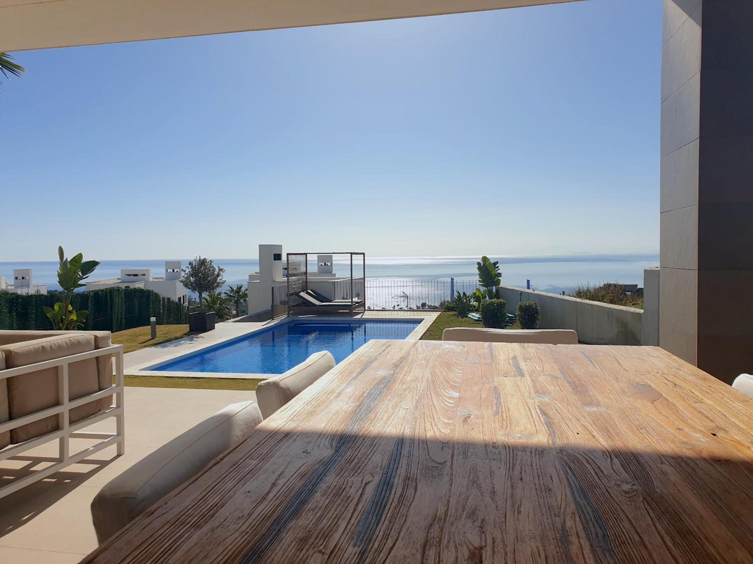 2260-Luxury villa with private pool and seaview view 2
