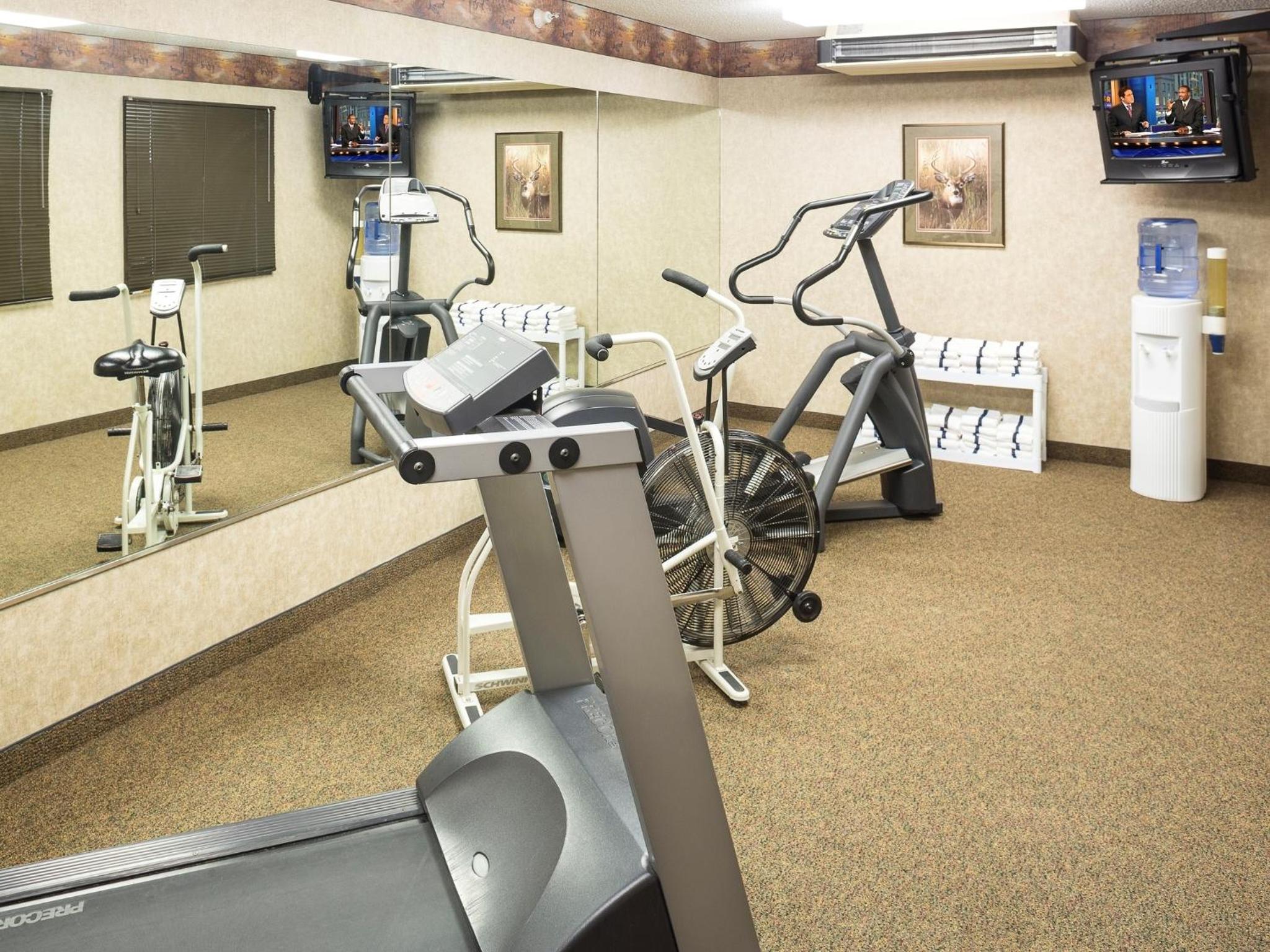 Mitchell Vacations - Kelly Inn and Suites Mitchell - Property Image 1