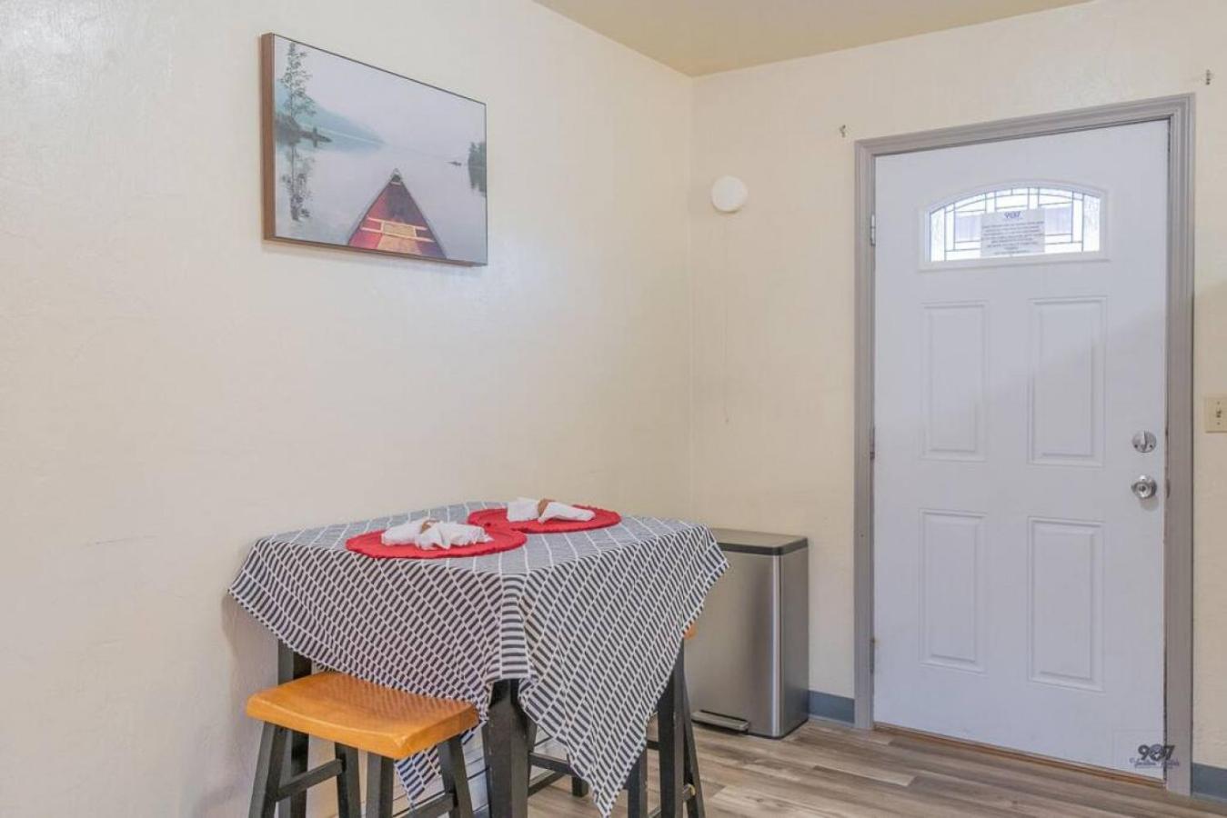 Hotel PET FRIENDLY: Centrally Located Comfort & Coffee 3.0 - Image 1