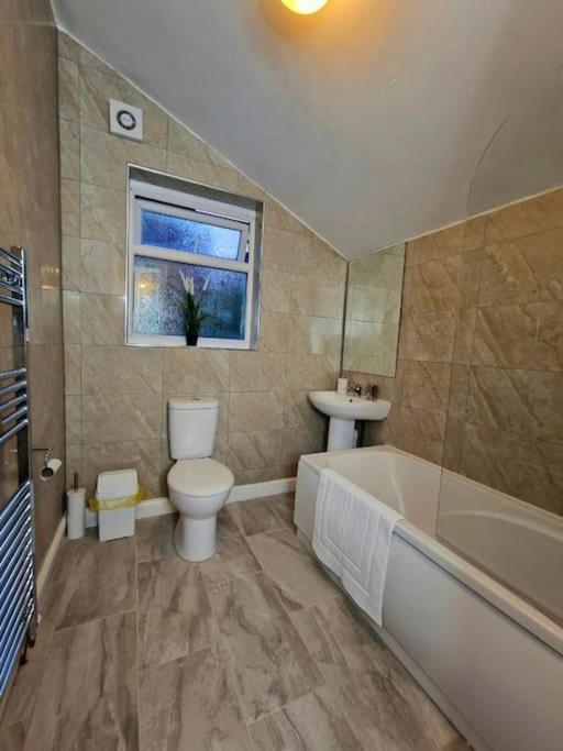 Stunning 3 bedroom near NG Hospital view 4