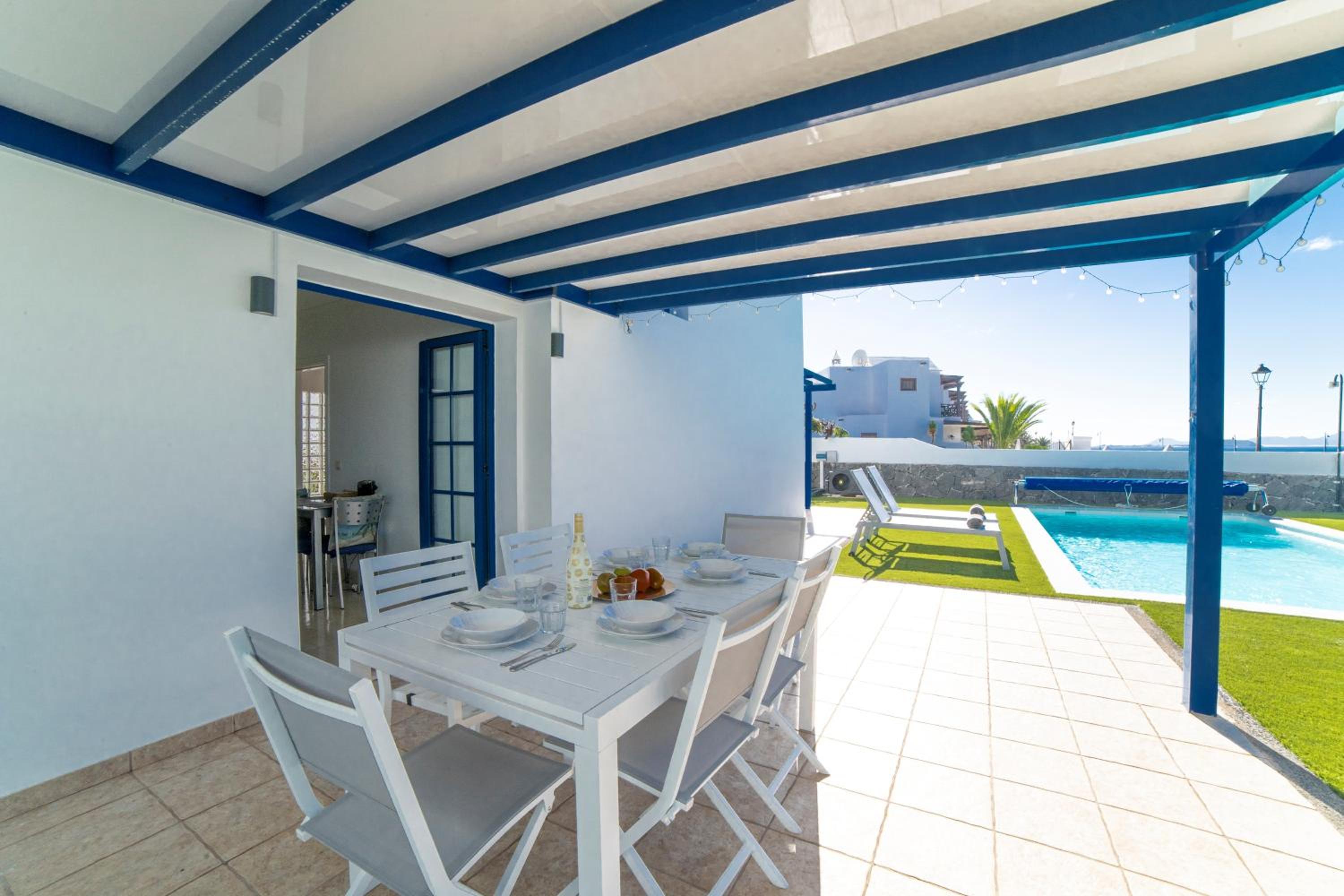 Beautiful Detached Lanzarote Villa 3 Bedrooms Villa Stacruz Bay Stunning Views & Close To Amenities Playa Blanca