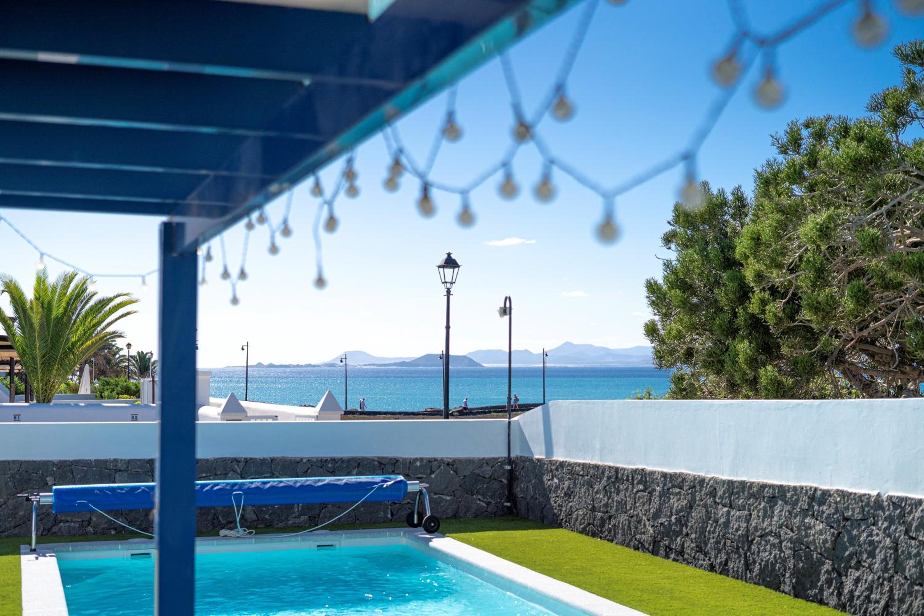 Beautiful Detached Lanzarote Villa 3 Bedrooms Villa Stacruz Bay Stunning Views & Close To Amenities Playa Blanca