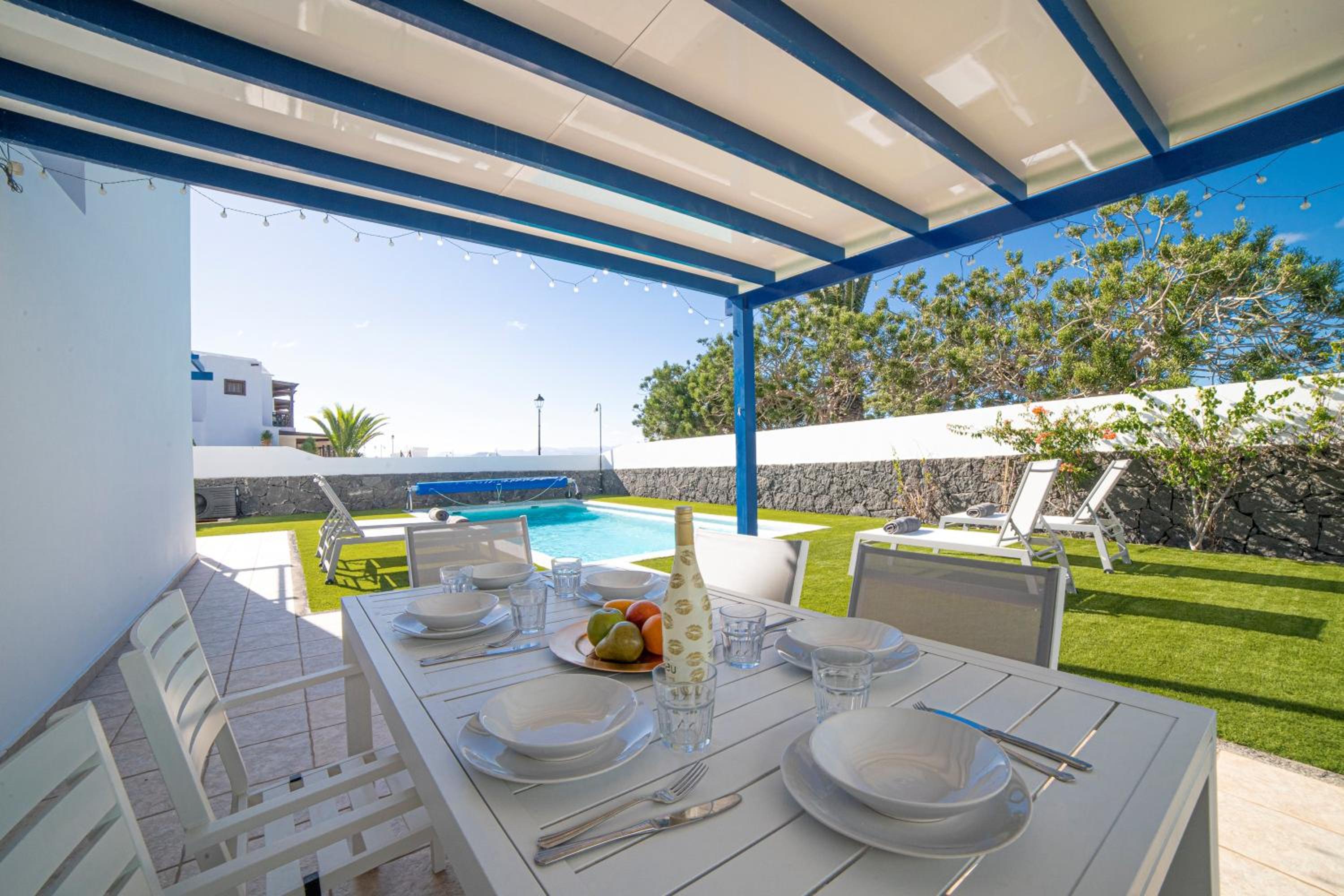 Beautiful Detached Lanzarote Villa 3 Bedrooms Villa Stacruz Bay Stunning Views & Close To Amenities Playa Blanca
