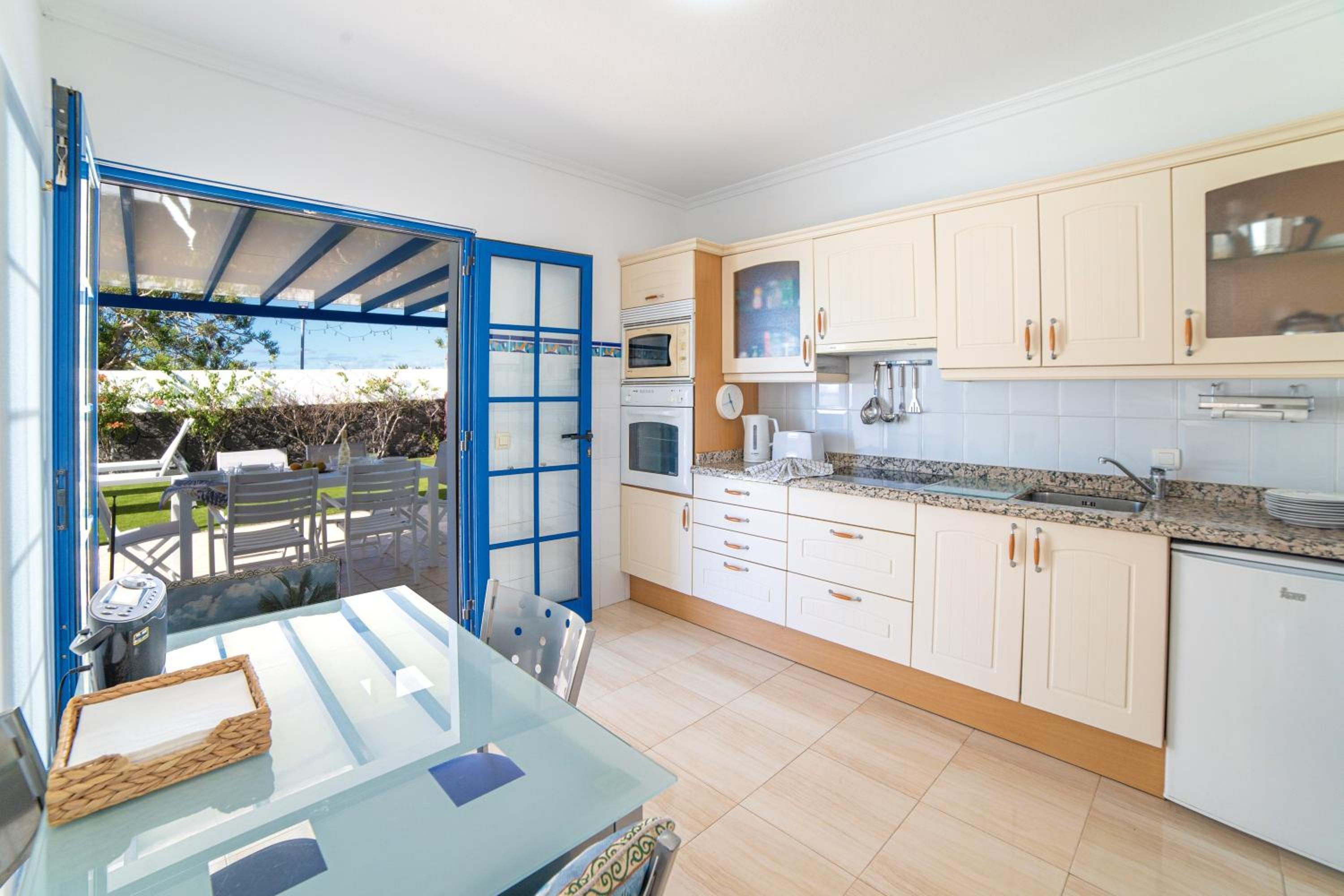 Beautiful Detached Lanzarote Villa 3 Bedrooms Villa Stacruz Bay Stunning Views & Close To Amenities Playa Blanca