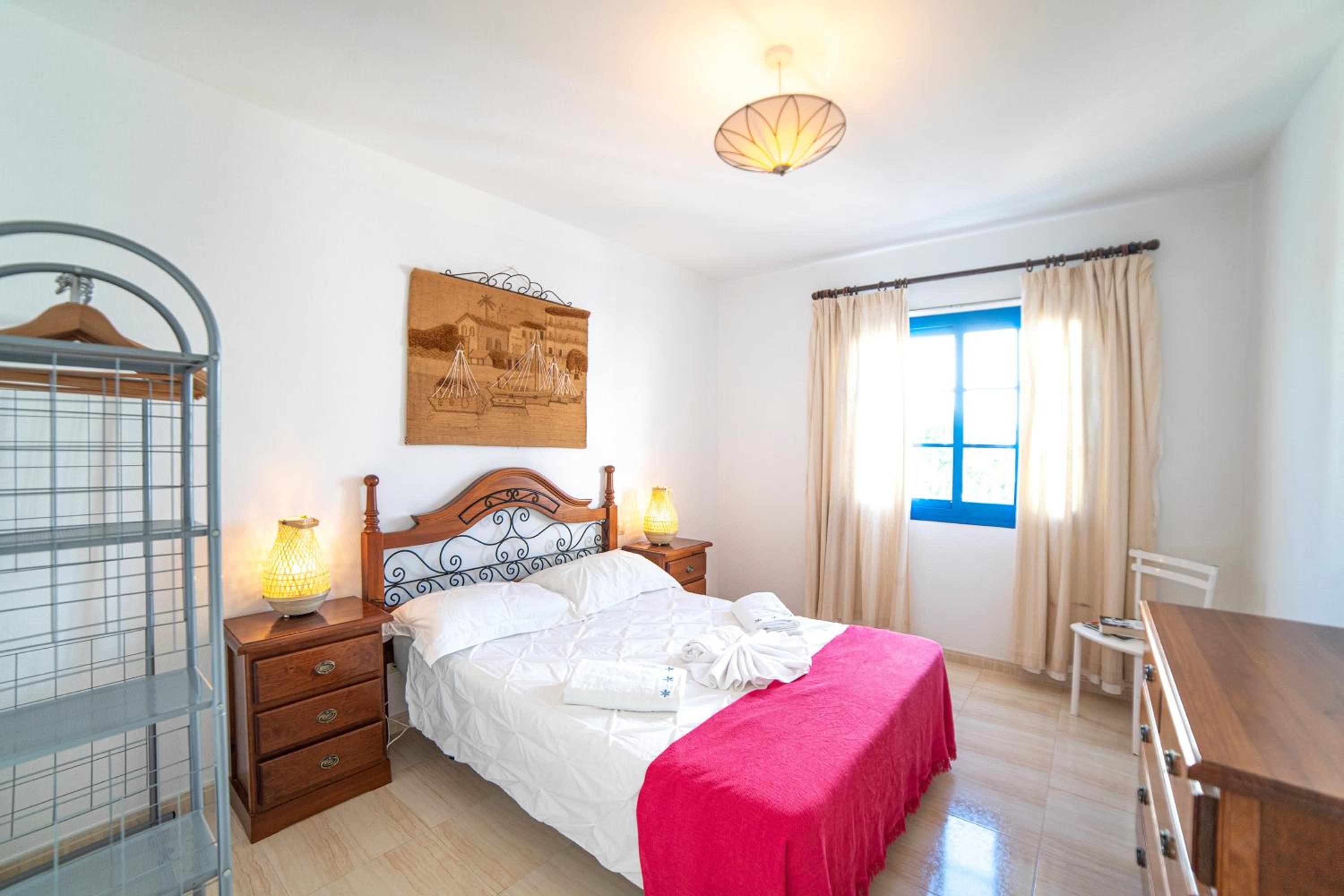 Beautiful Detached Lanzarote Villa 3 Bedrooms Villa Stacruz Bay Stunning Views & Close To Amenities Playa Blanca