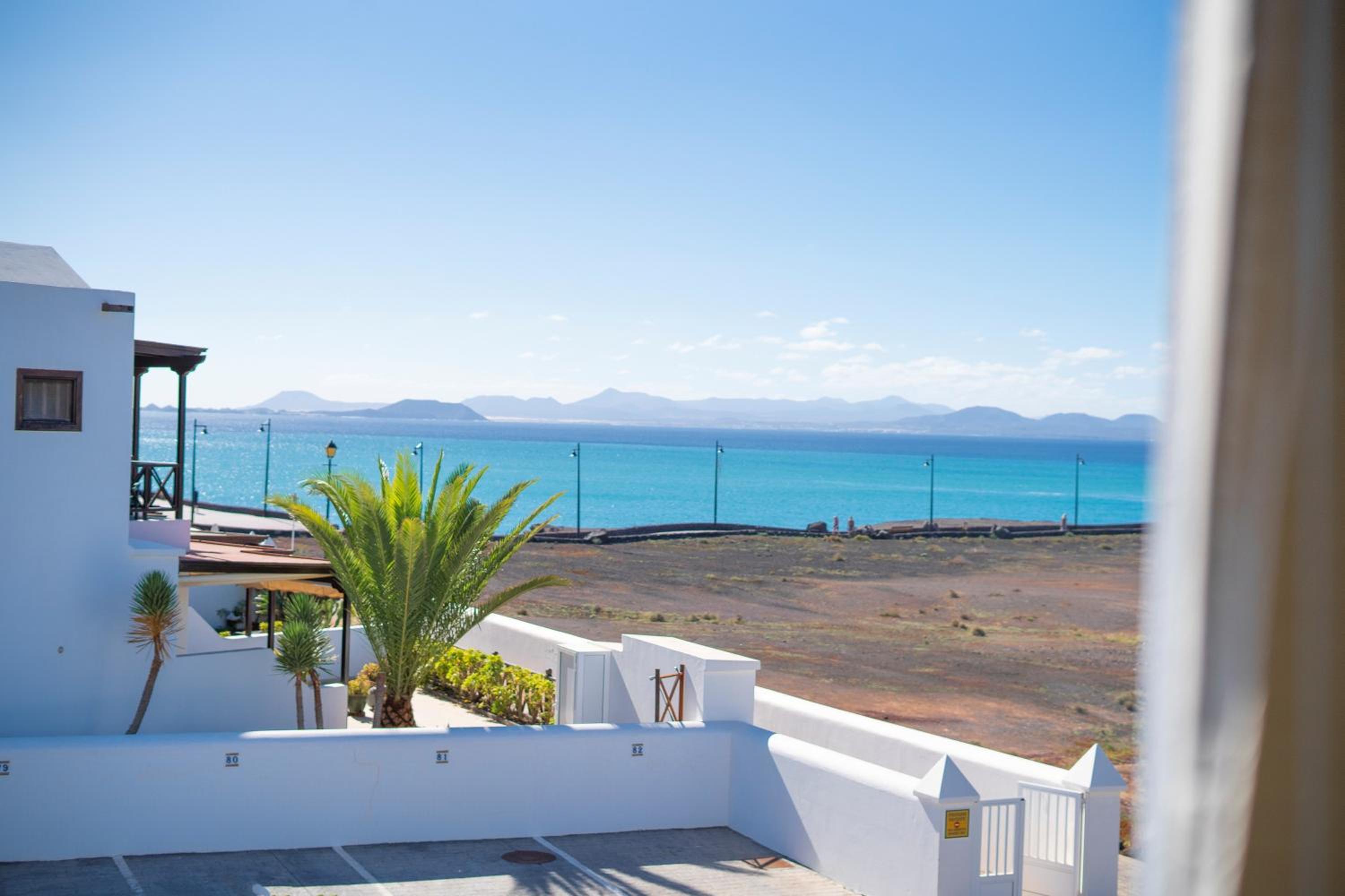 Beautiful Detached Lanzarote Villa 3 Bedrooms Villa Stacruz Bay Stunning Views & Close To Amenities Playa Blanca