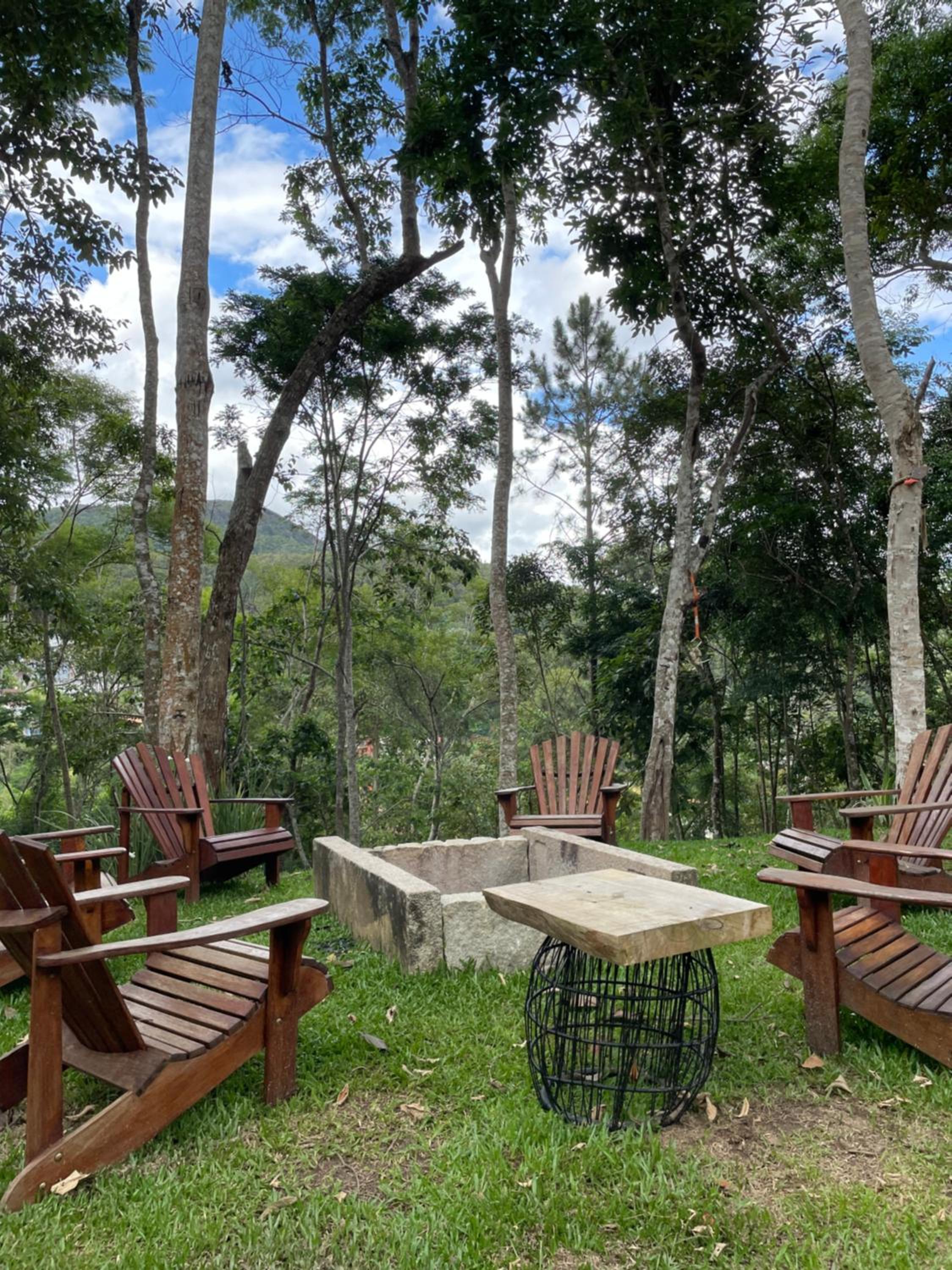 Casa 13 Floresta Boa Vista - Casa Espetacular com 6 Quartos e Arquitetura Única