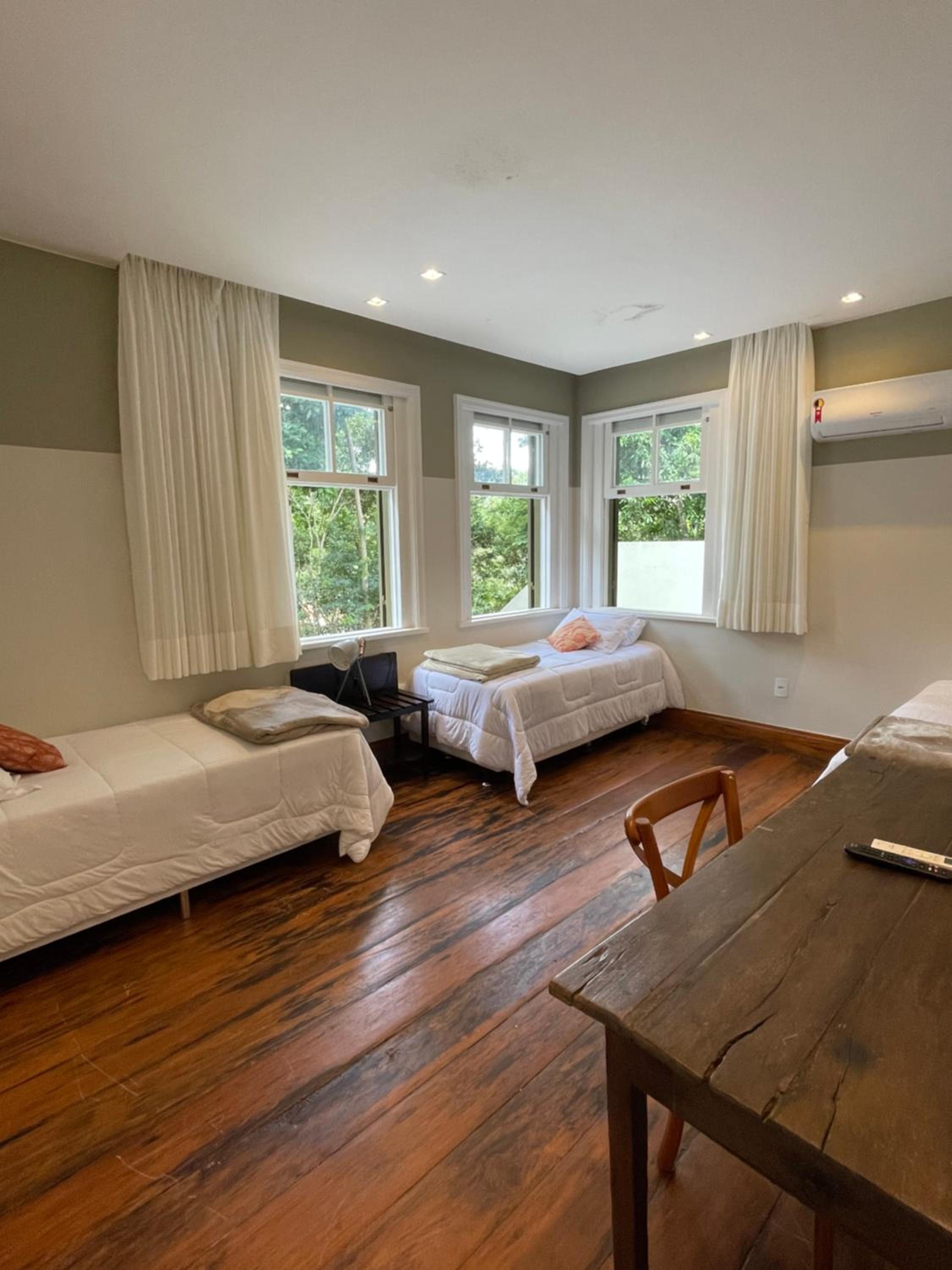 Casa 13 Floresta Boa Vista - Casa Espetacular com 6 Quartos e Arquitetura Única