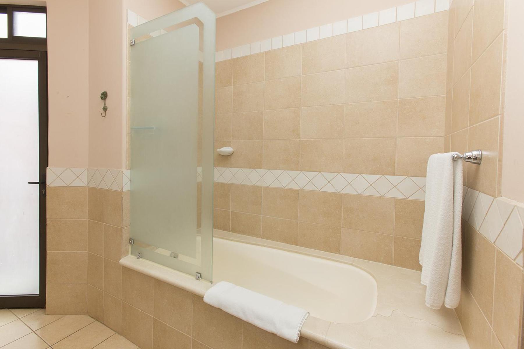 Bougainvillea 9305 Luxury Apartment - Reserva Conchal