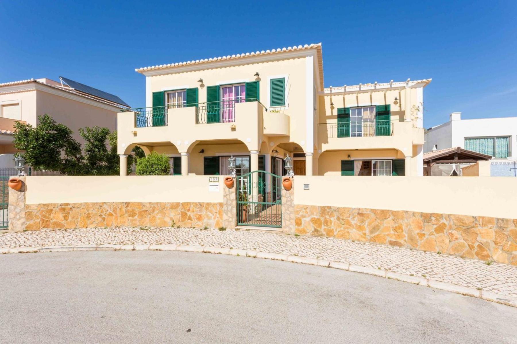 Hotel Sunflower Villa by Seewest - Image 1