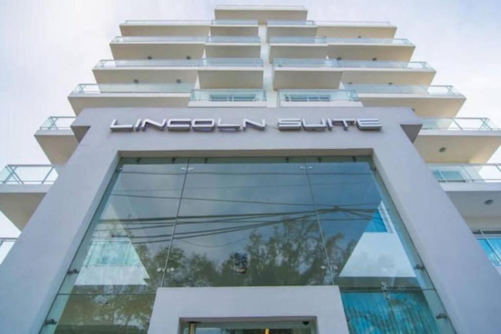 Hotel Lincoln Suite - Image 1