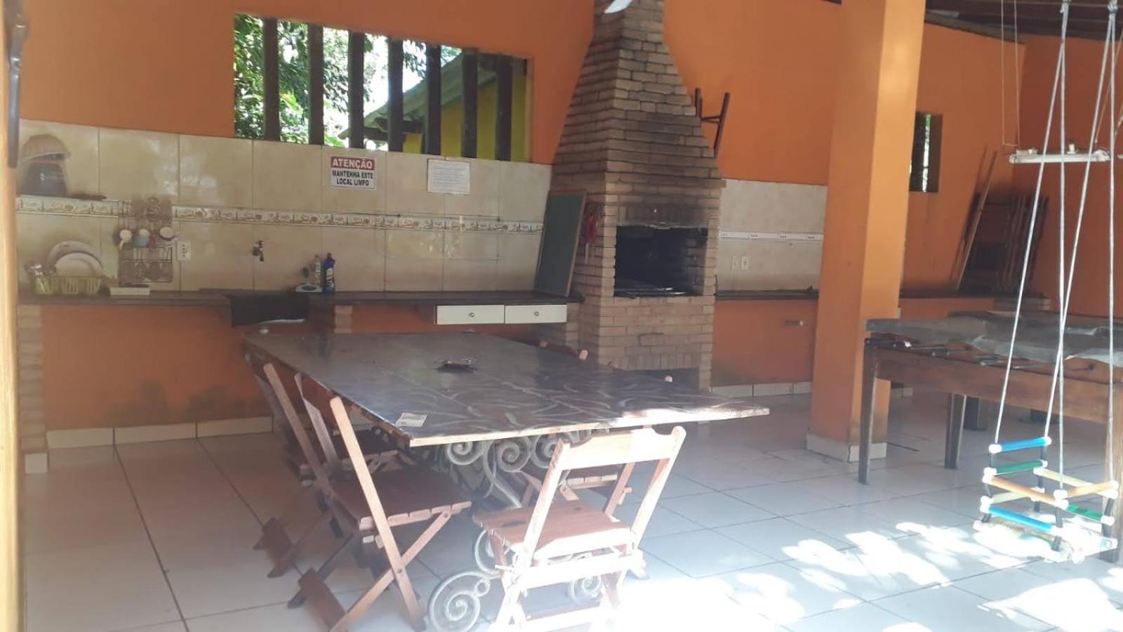 Casa na praia de Camburi em condomínio com piscina aquecida