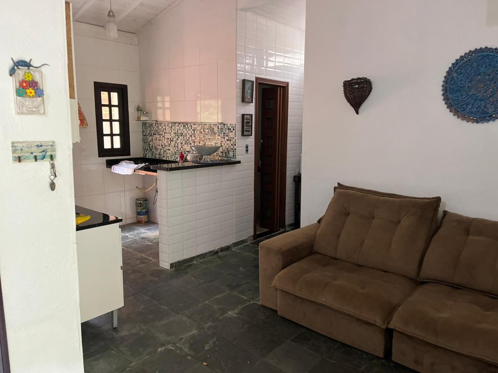 Casa na praia de Camburi em condomínio com piscina aquecida