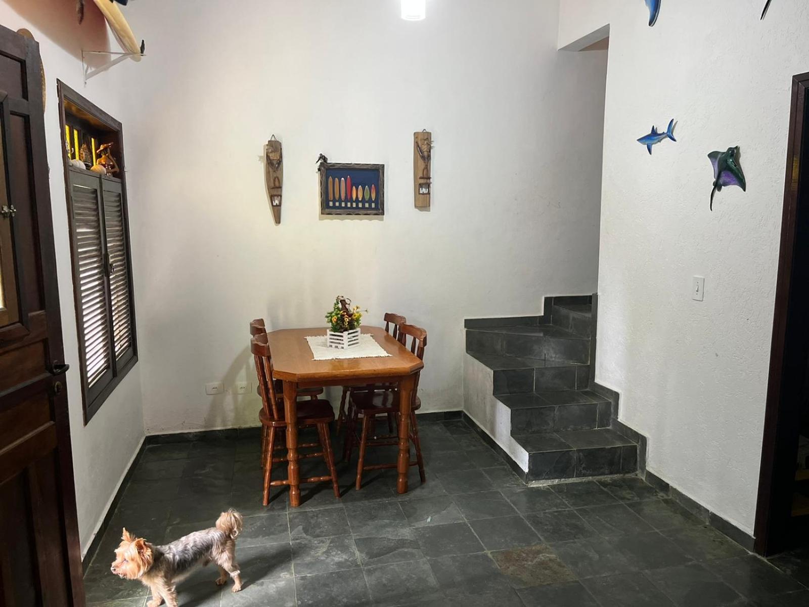 Casa na praia de Camburi em condomínio com piscina aquecida
