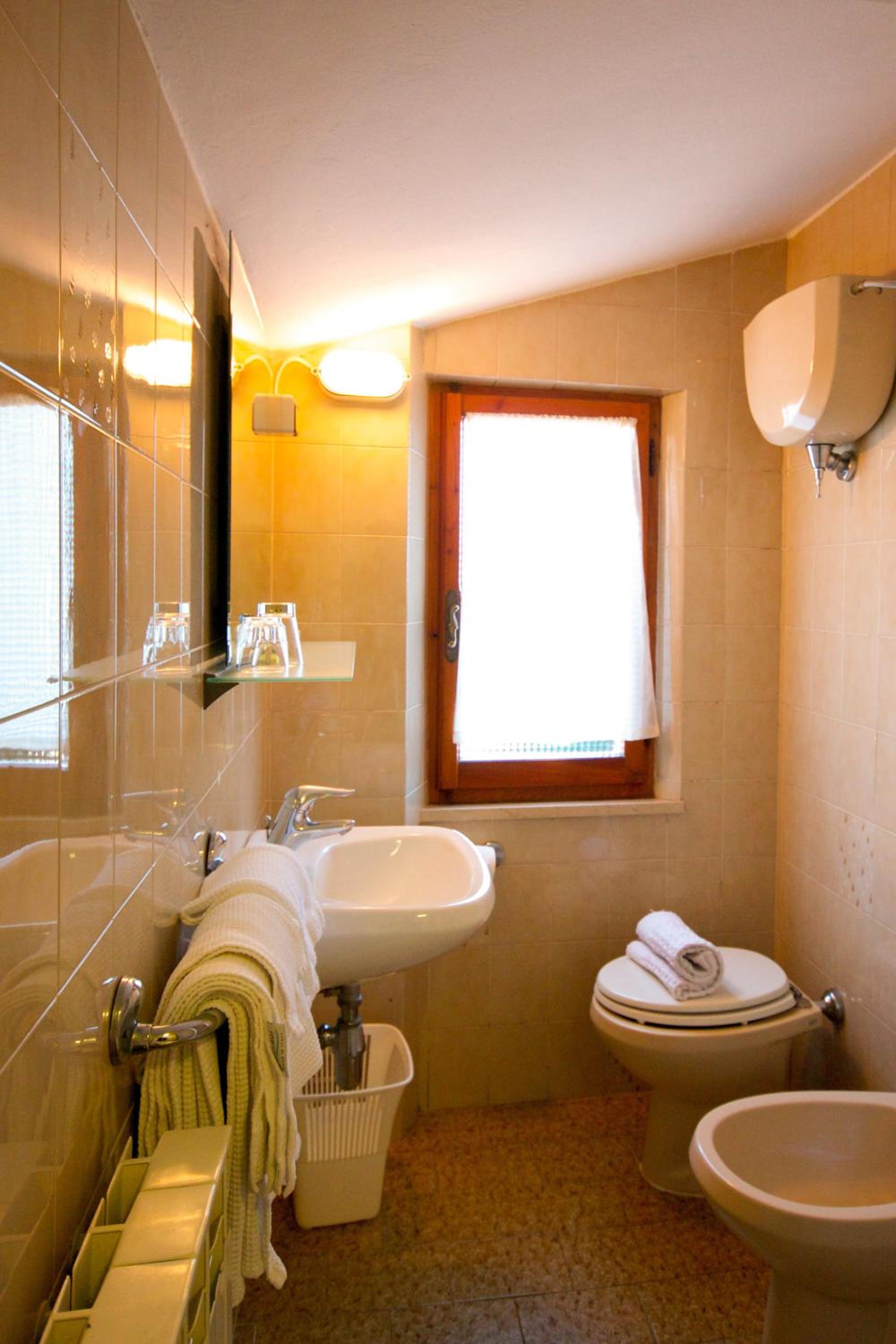Affittacamere Dal Falco en Pienza — bathroom