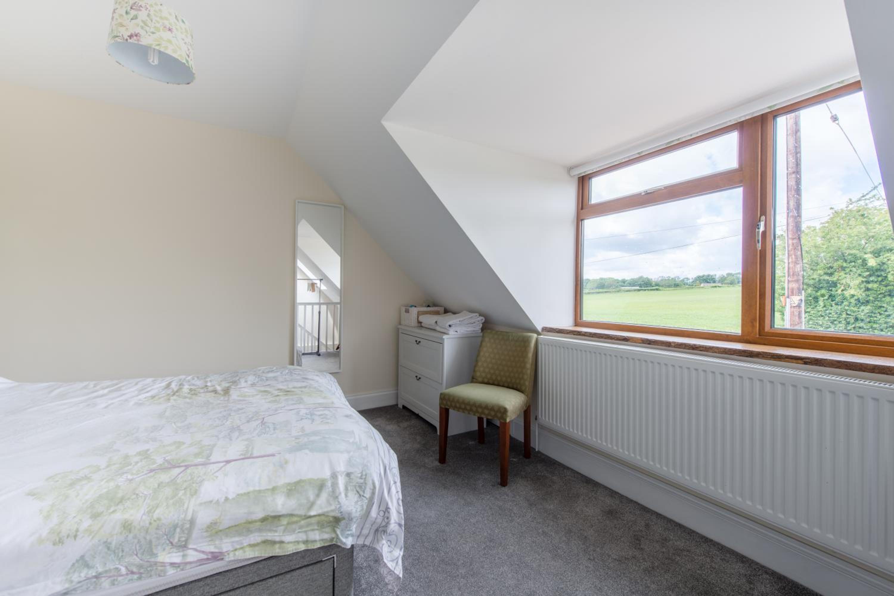 Gloucester Vacations - Blacklaines Annexe - Property Image 11