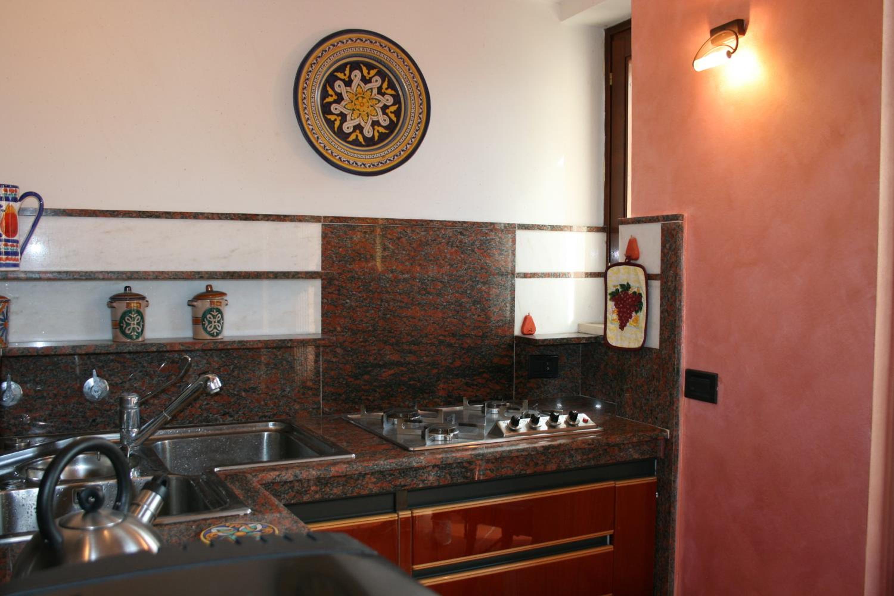 Photo 33