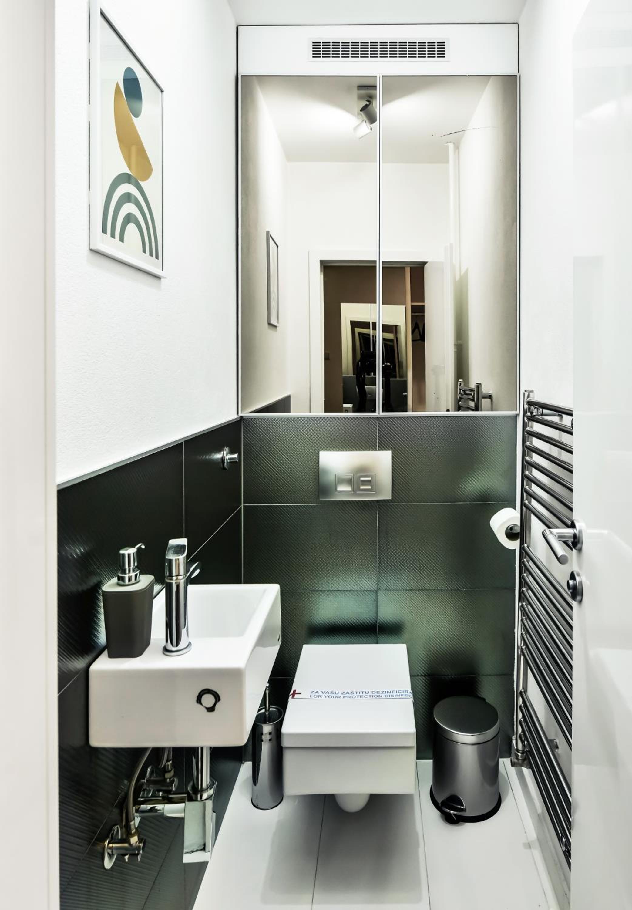 2 bedroom Penthouse in city center, free parking
