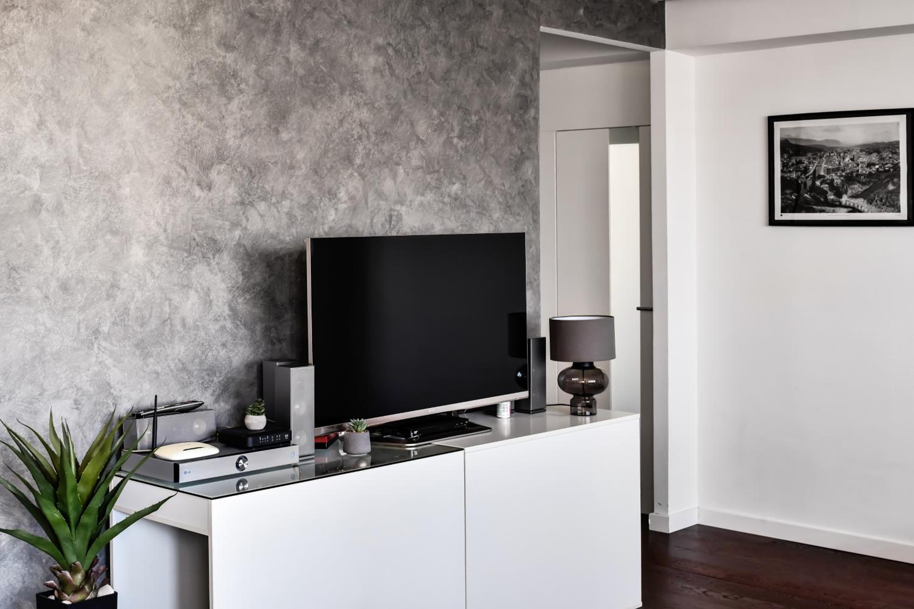 2 bedroom Penthouse in city center, free parking