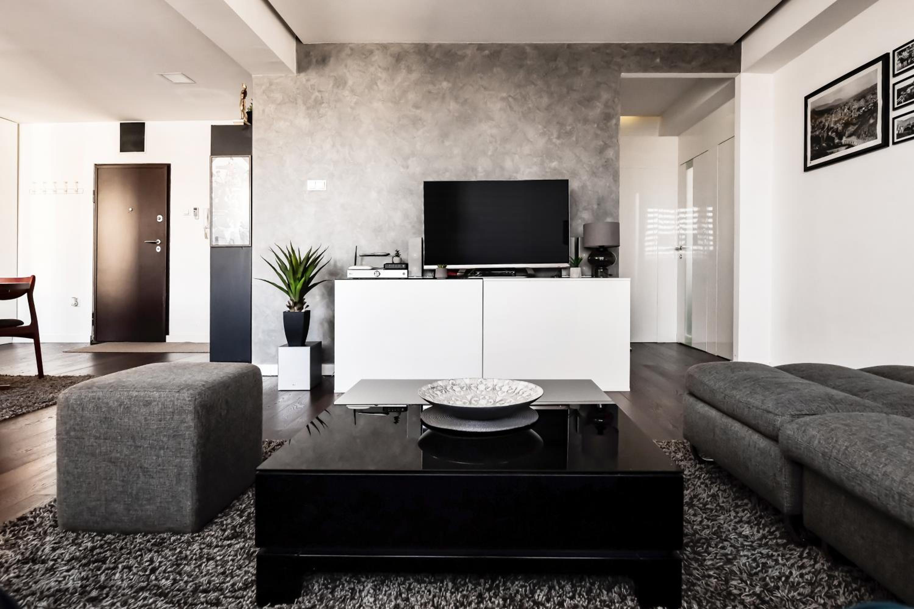 2 bedroom Penthouse in city center, free parking