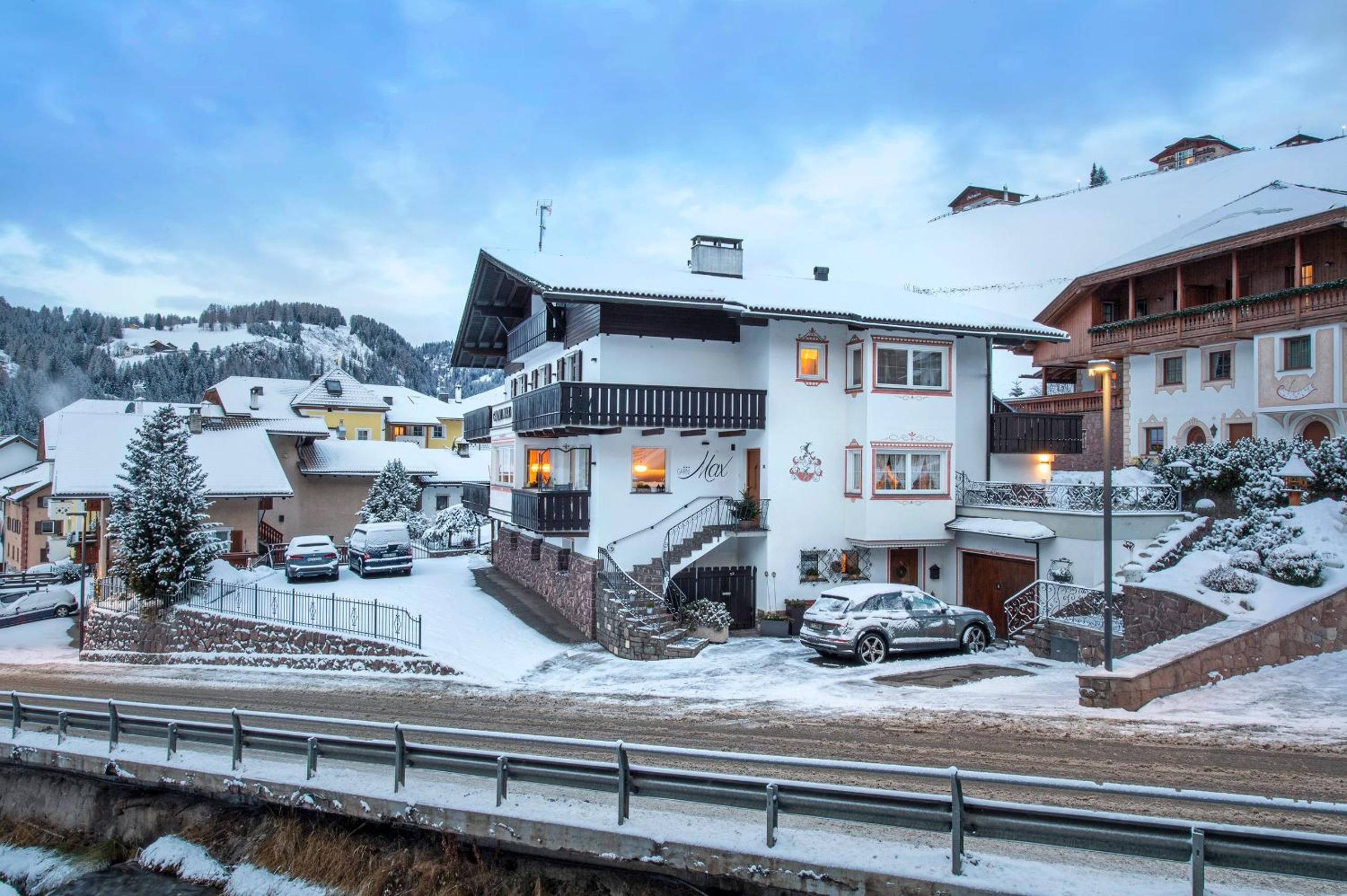 Garni Hotel Max view 2