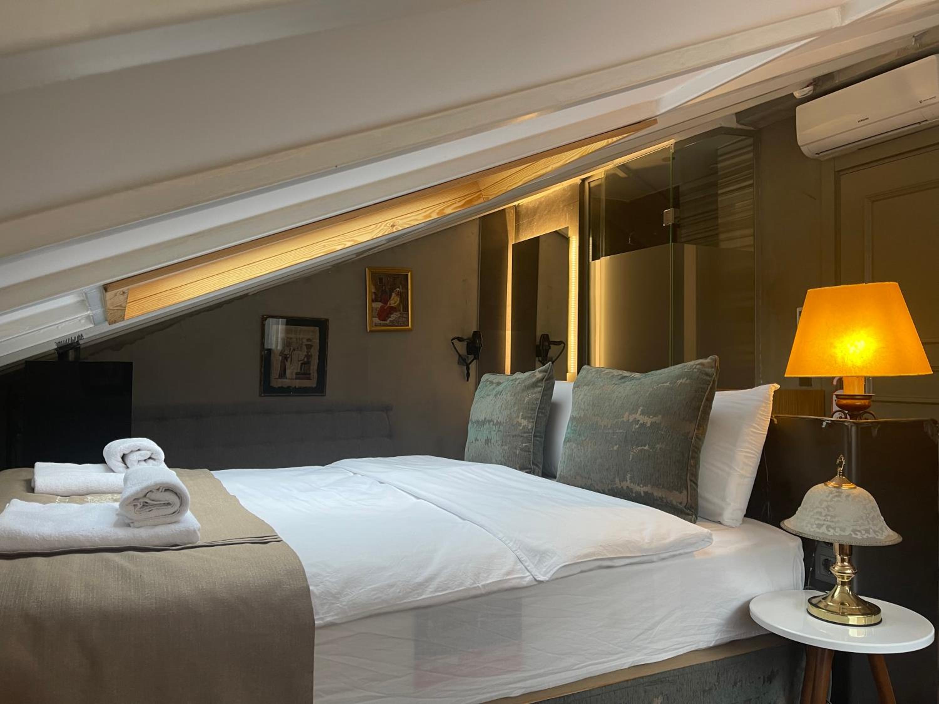 Aleksandr Pera Otel - Image 22