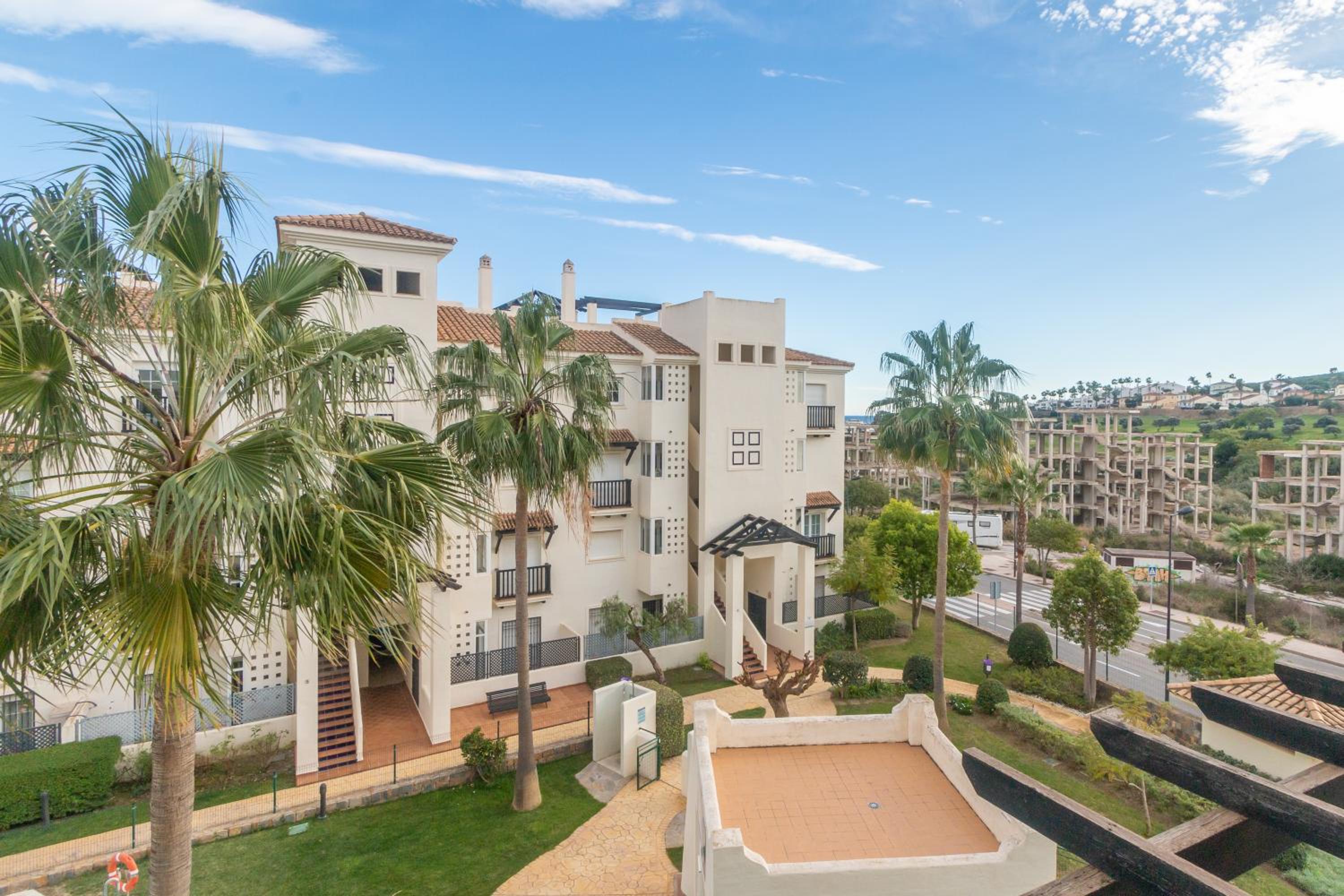 Residential Duquesa R002 view 2