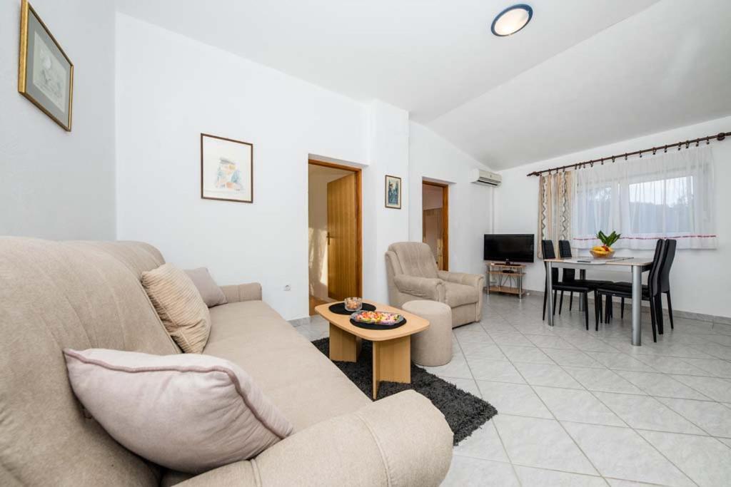 Apartmani Luka
