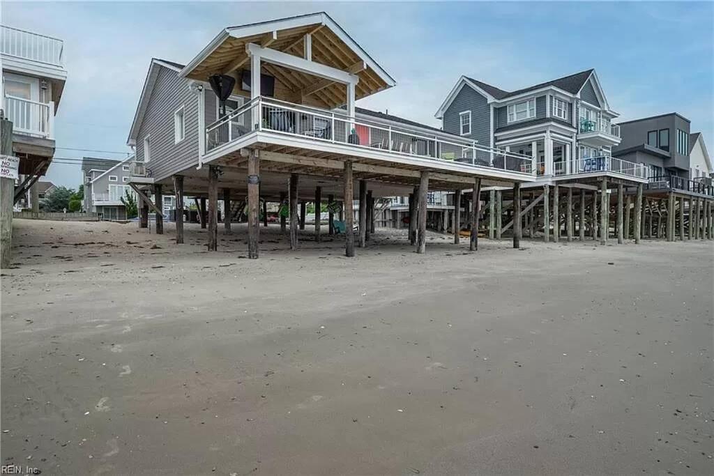 Bay Bliss - Private Beachfront Home with 180° Views & Hot Tub! view 5