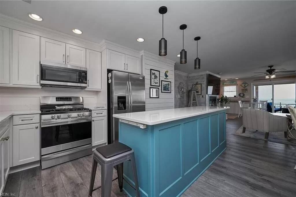 Bay Bliss - Private Beachfront Home with 180° Views & Hot Tub! view 3