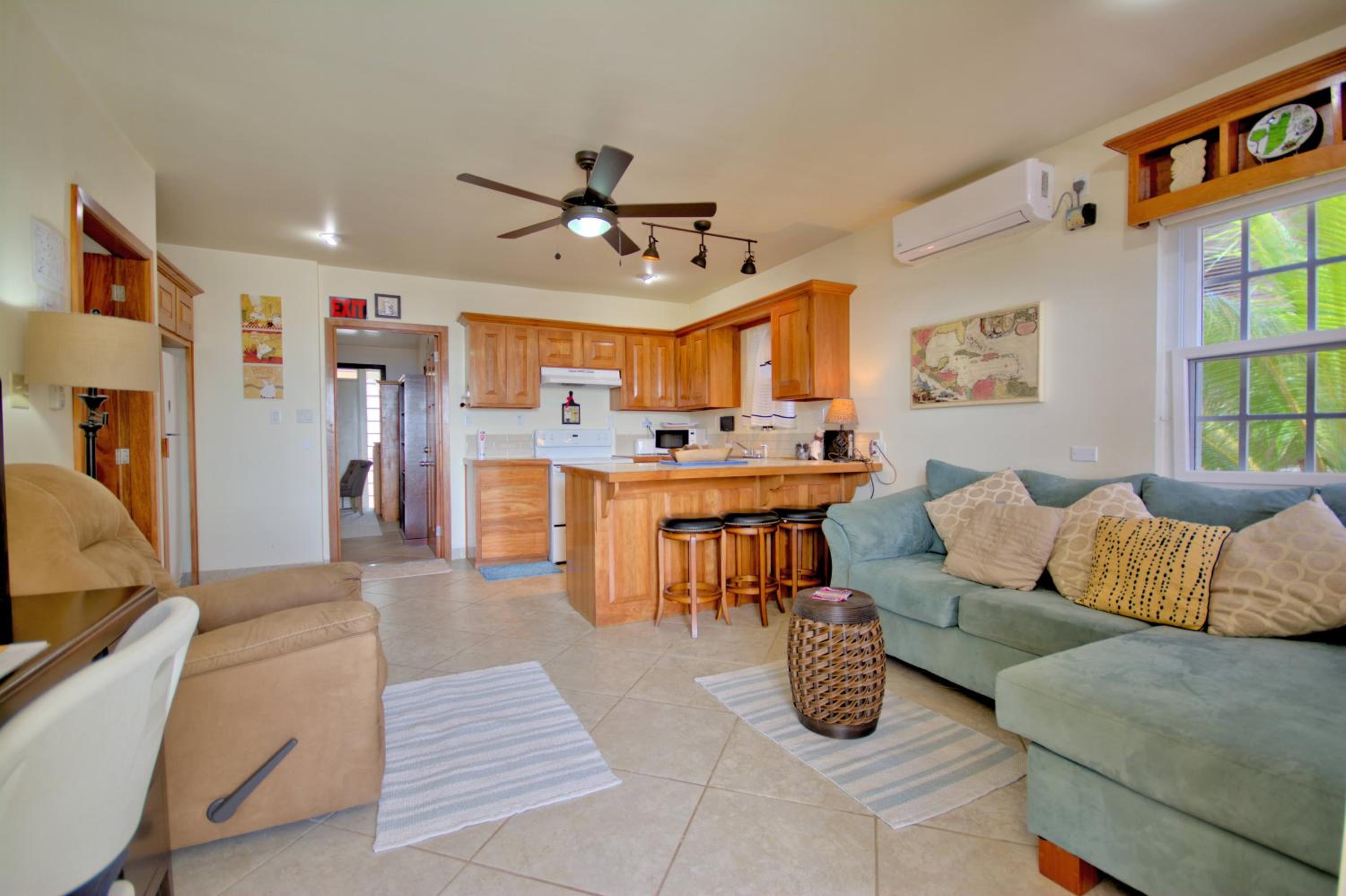 La Perla Azul Beach House with Pool